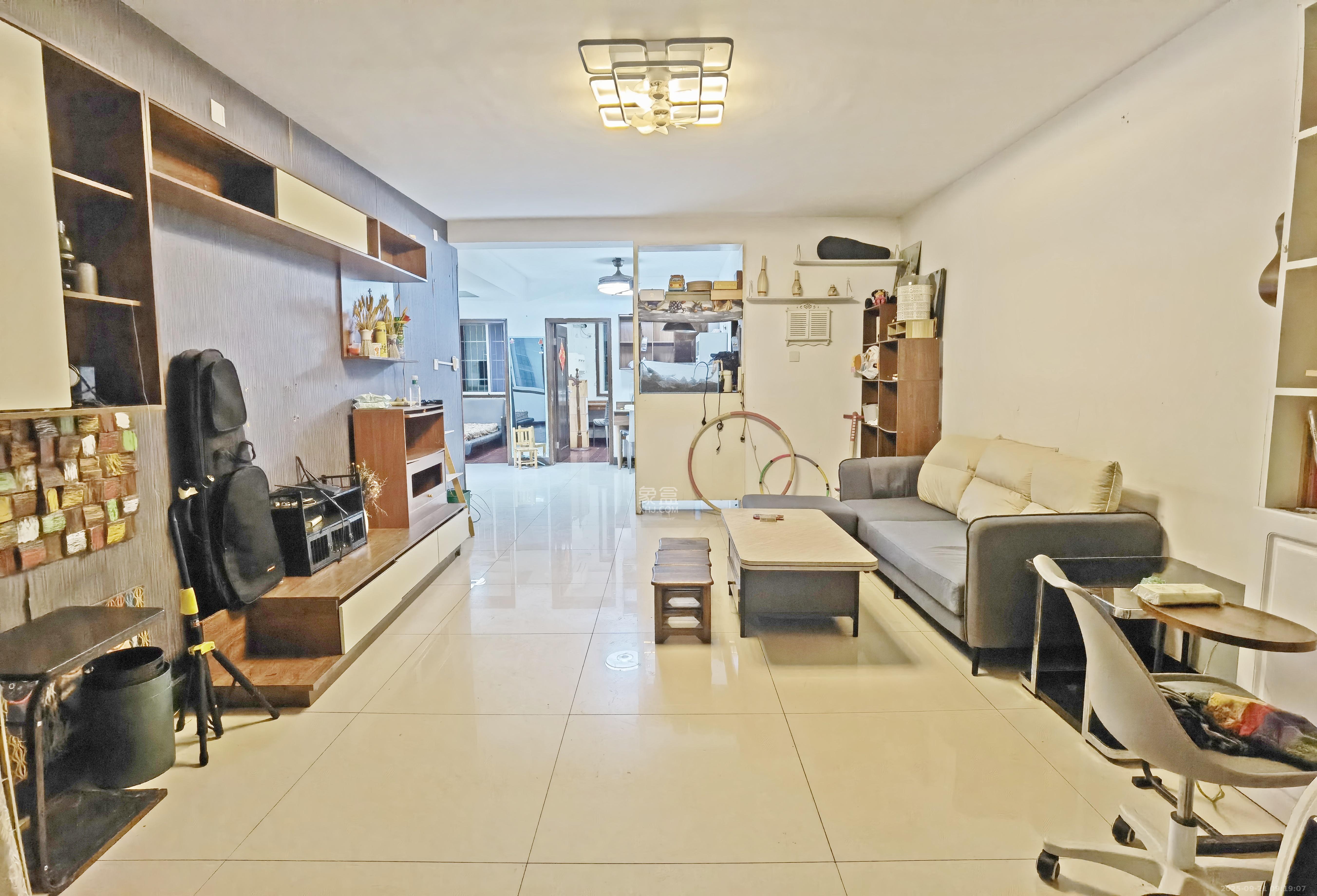 枫林美景 3室2厅1卫 2200.0元/月 枫林美景 3室2厅1卫 2200.0元/月室内图