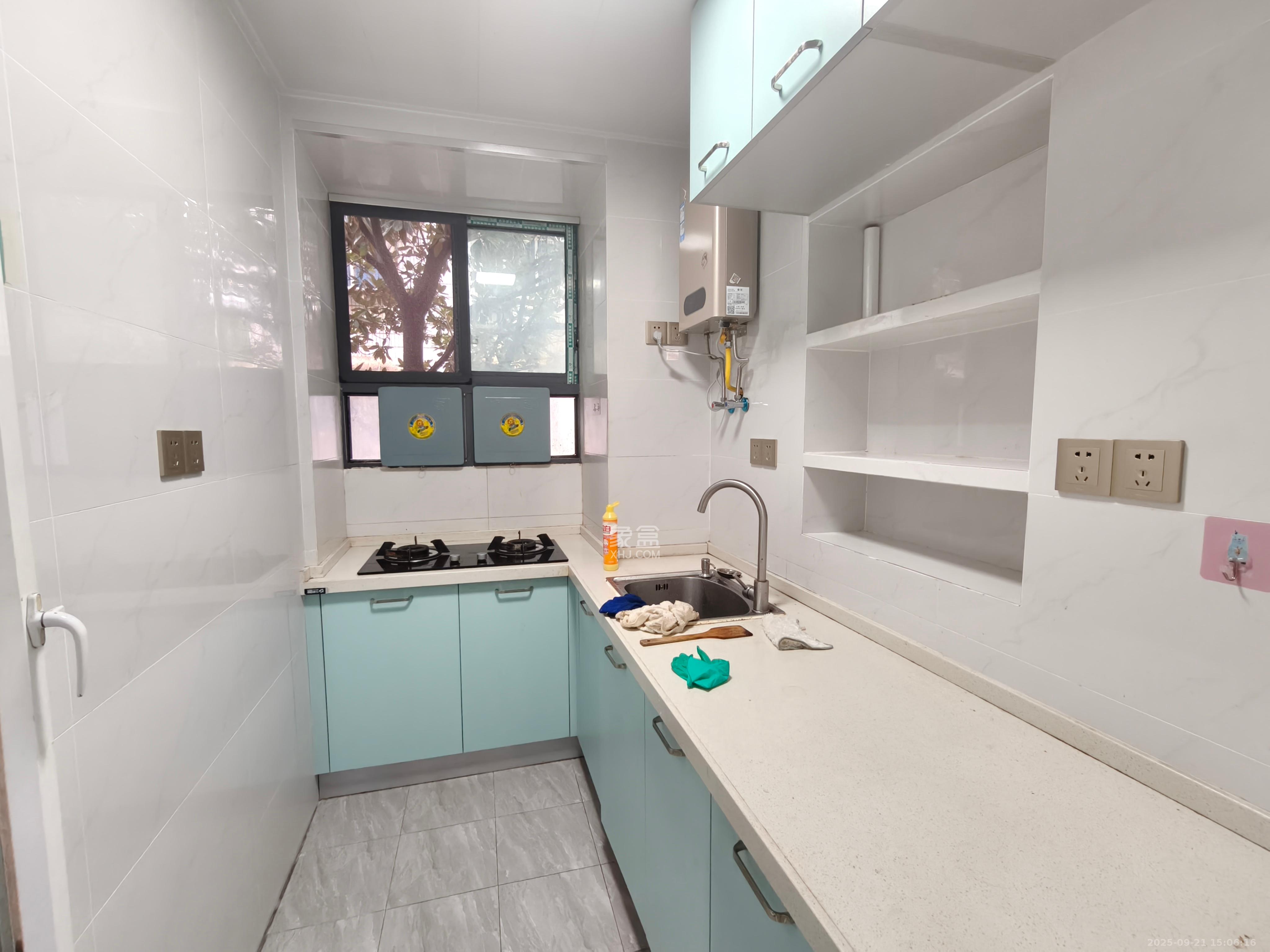 新合四组 3室2厅1卫 1500.0元/月 新合四组 3室2厅1卫 1500.0元/月室内图