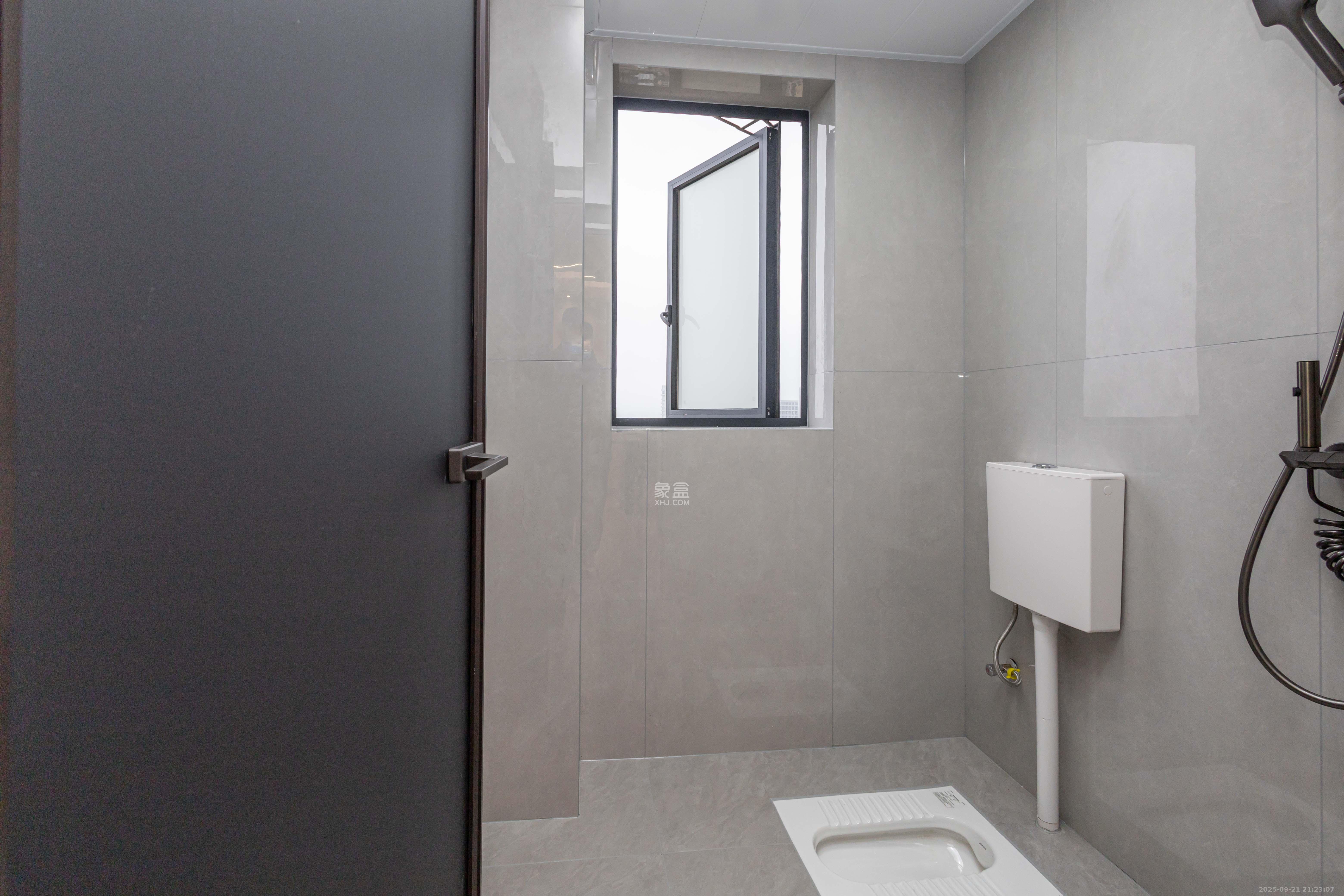 中交中央公园D4区 3室2厅1卫 108.0万 中交中央公园D4区 3室2厅1卫 108.0万卫生间