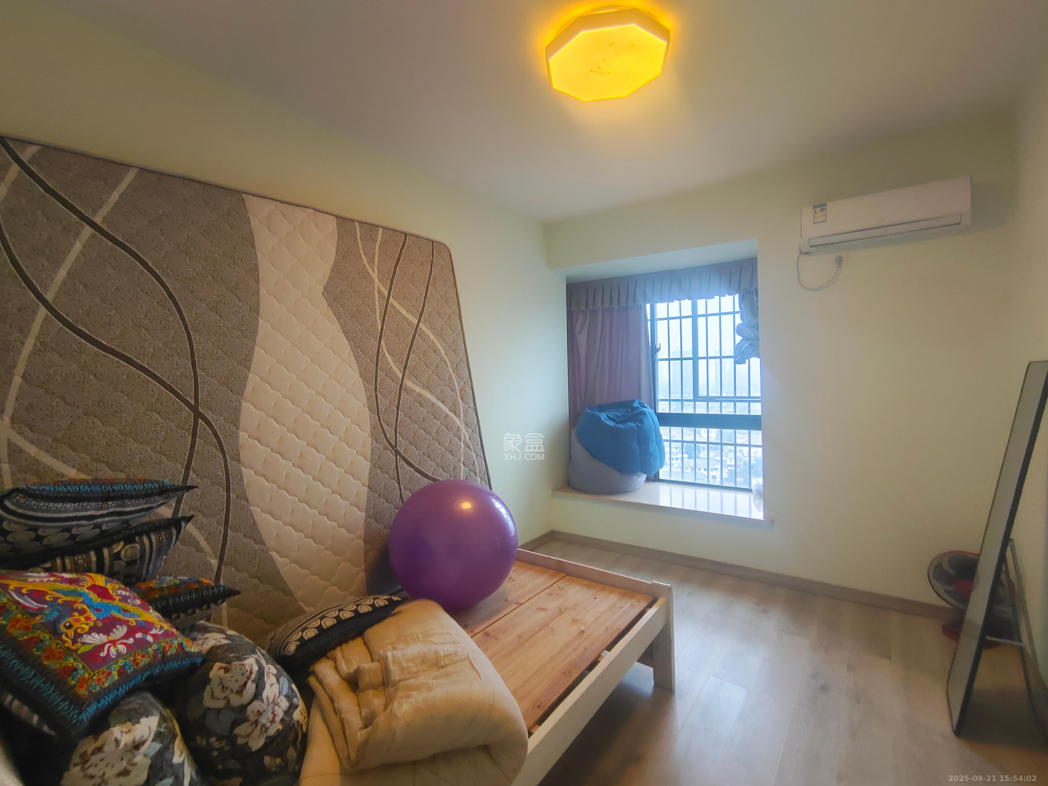 丰源国际  1室0厅0卫    2100.0元/月 丰源国际  1室0厅0卫    2100.0元/月