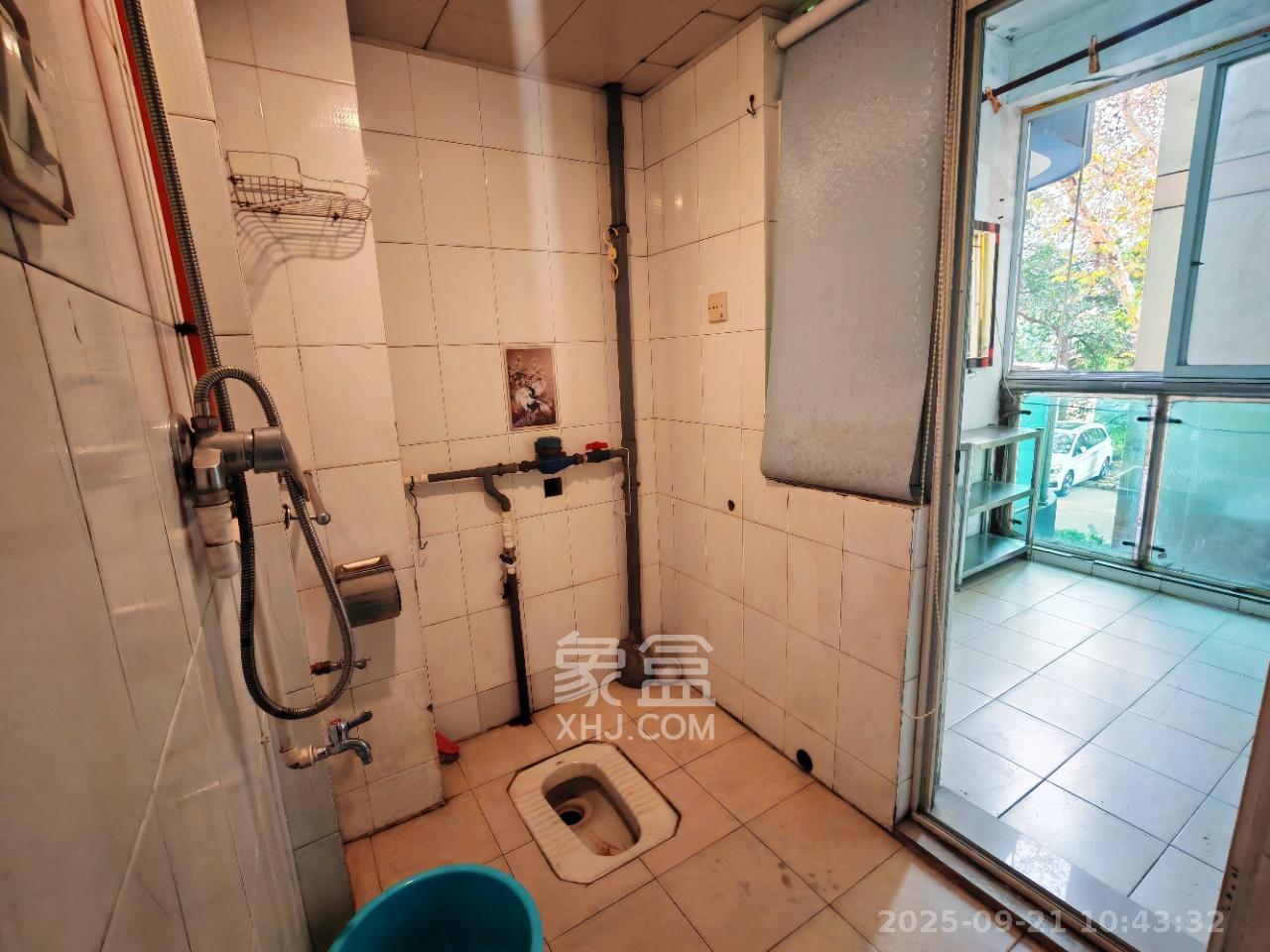 万事佳景园 4室2厅2卫 2500.0元/月 万事佳景园 4室2厅2卫 2500.0元/月室内图