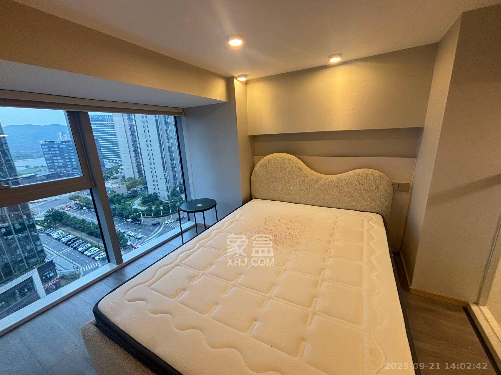 正荣梅溪紫阙台  2室1厅1卫    2300.0元/月室内图