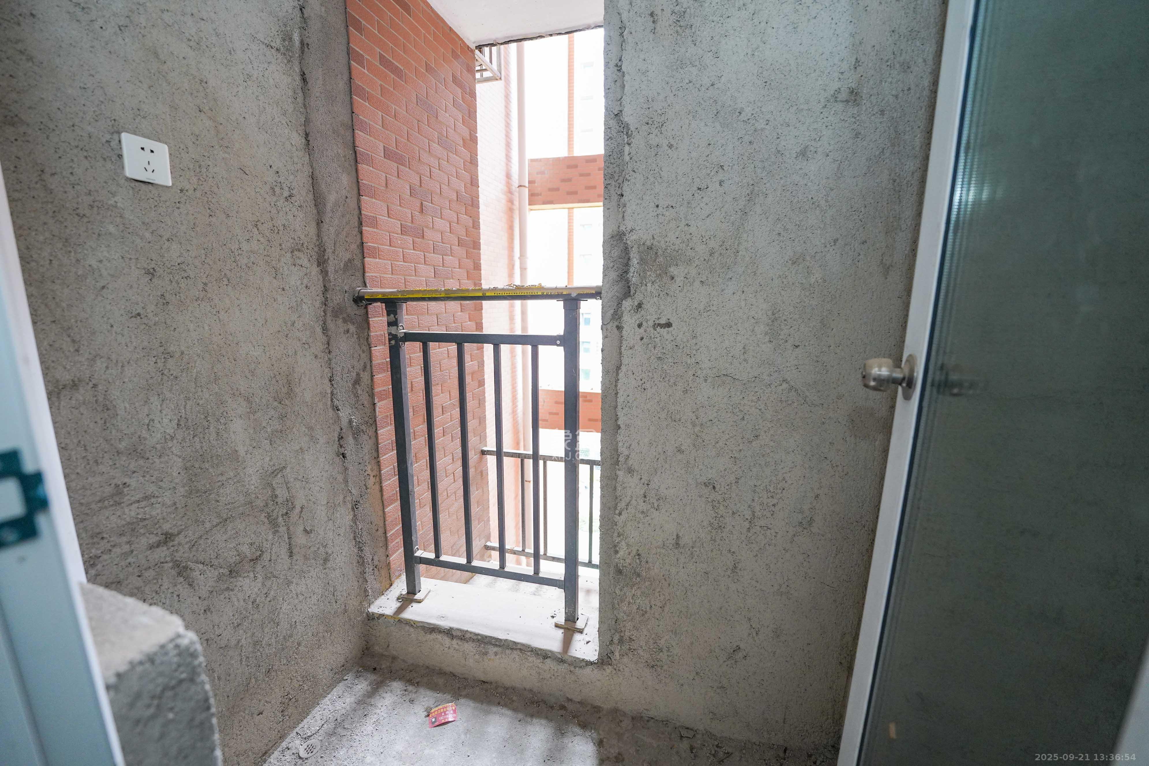 金谷豪庭  2室2厅1卫    50.0万阳台