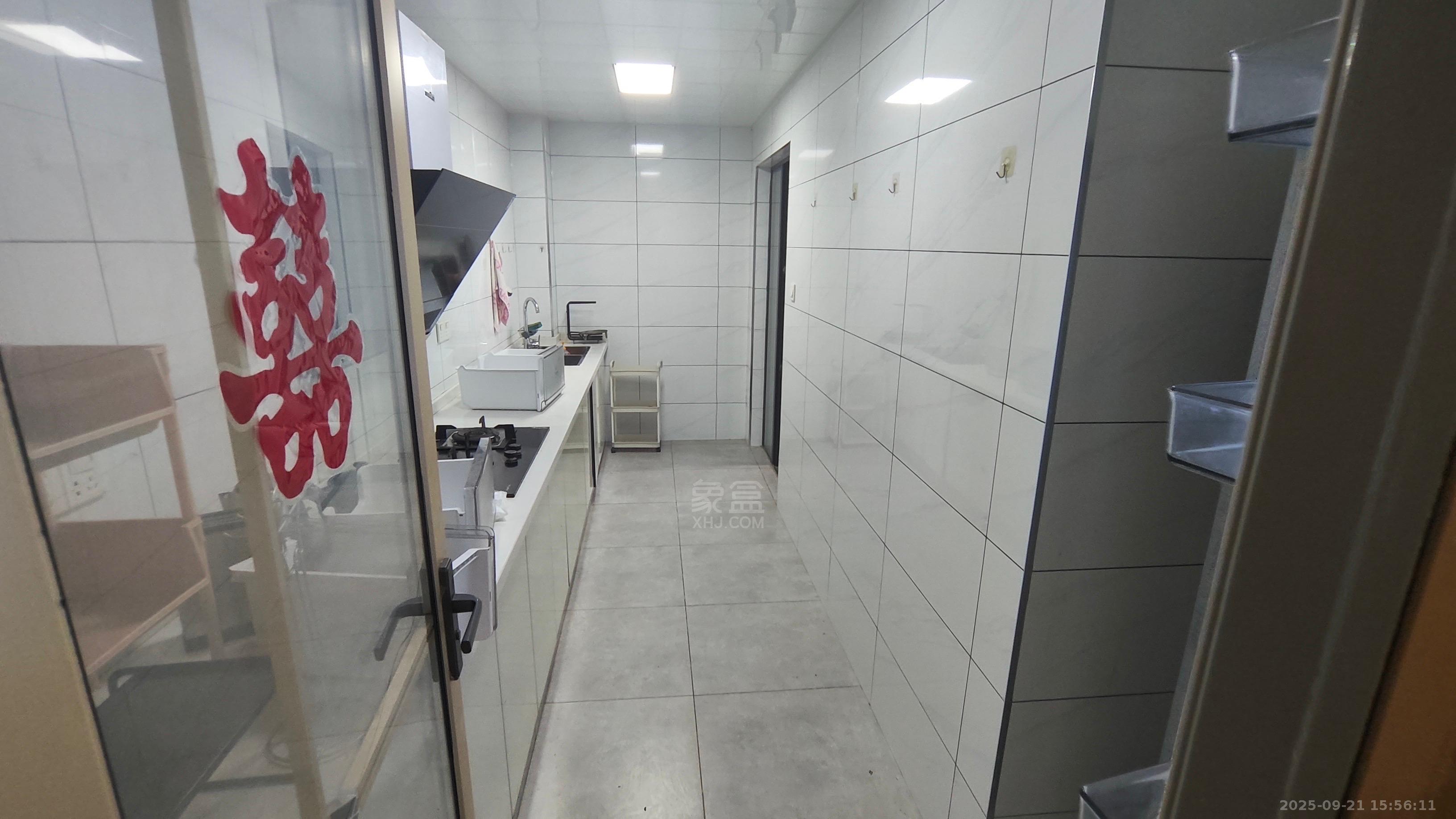 中泰财富湘江  3室2厅2卫   2600.00元/月室内图