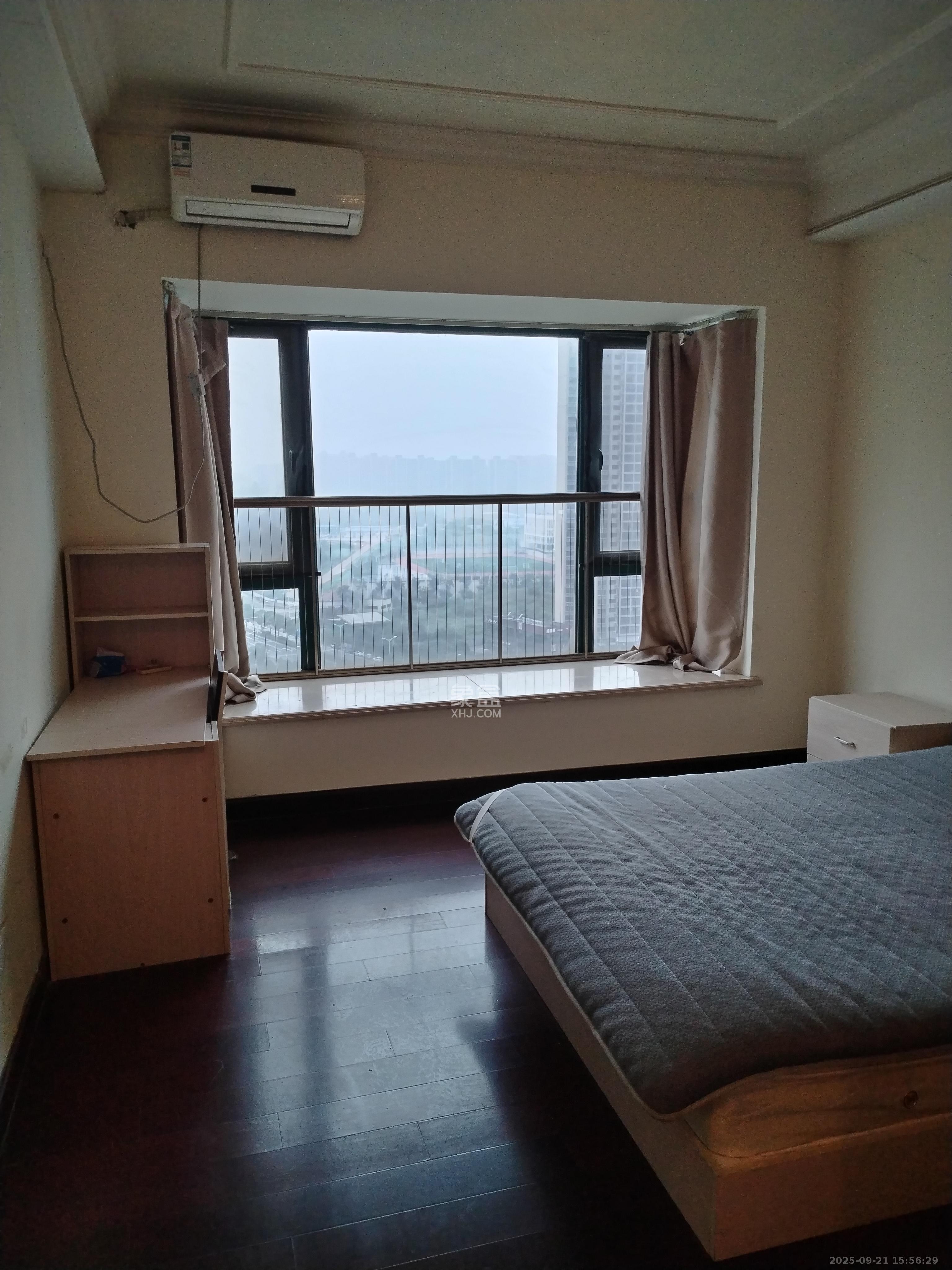 恒大华府 1室2厅1卫 1700.0元/月 恒大华府 1室2厅1卫 1700.0元/月室内图