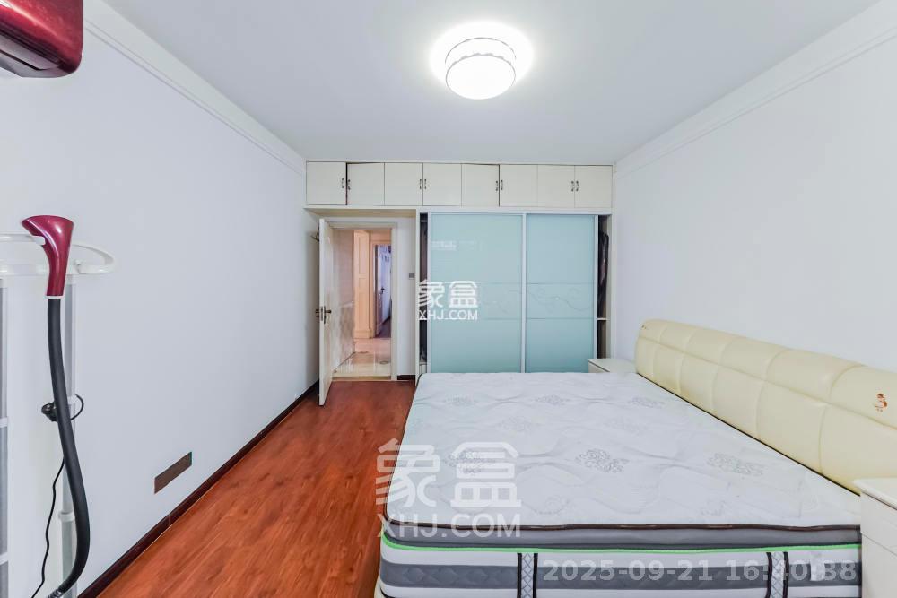 三江花中城 4室2厅2卫 3300.0元/月 三江花中城 4室2厅2卫 3300.0元/月室内图