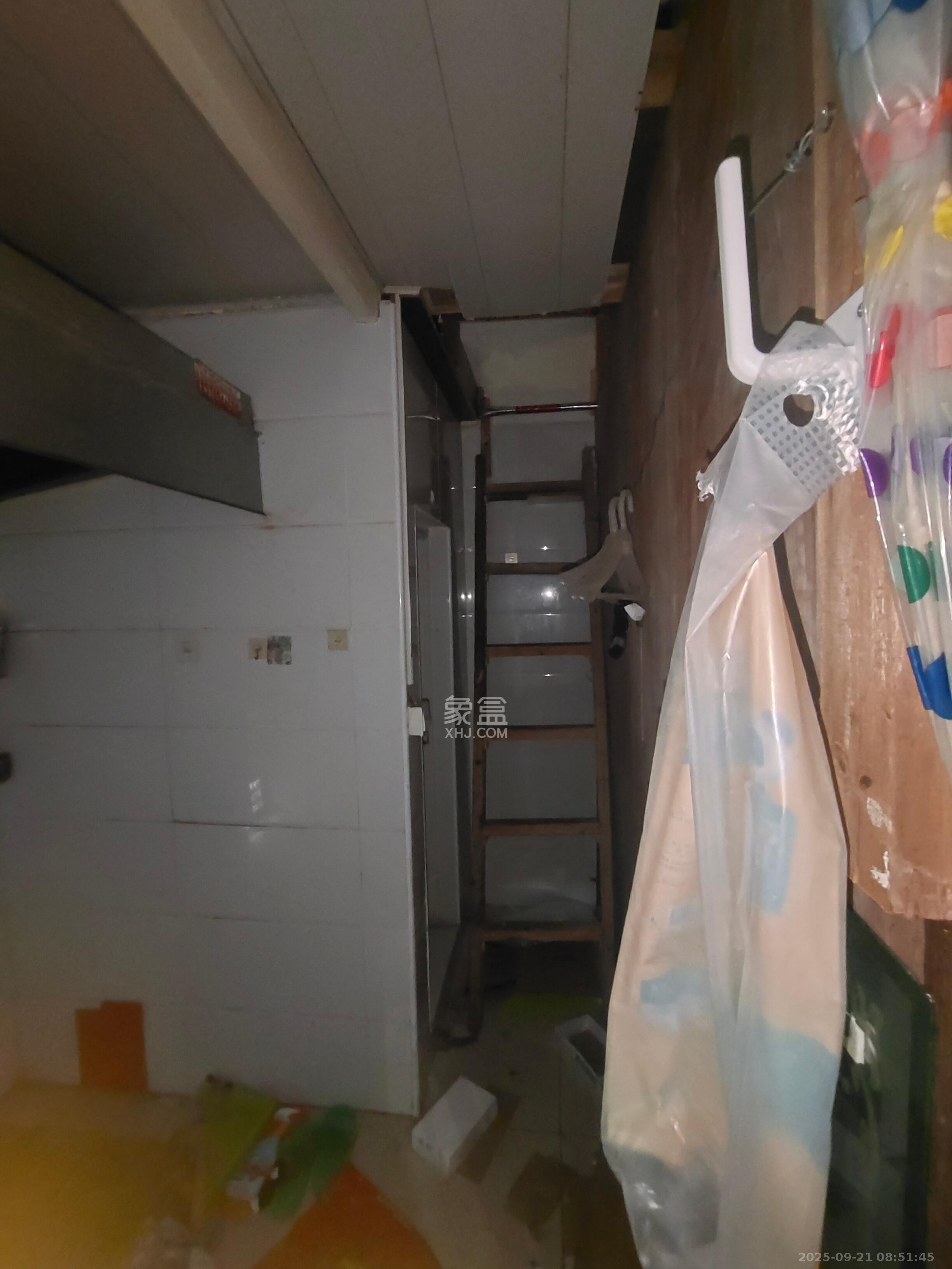 泉塘小区 1室1厅1卫 2200.0元/月 泉塘小区 1室1厅1卫 2200.0元/月室内图