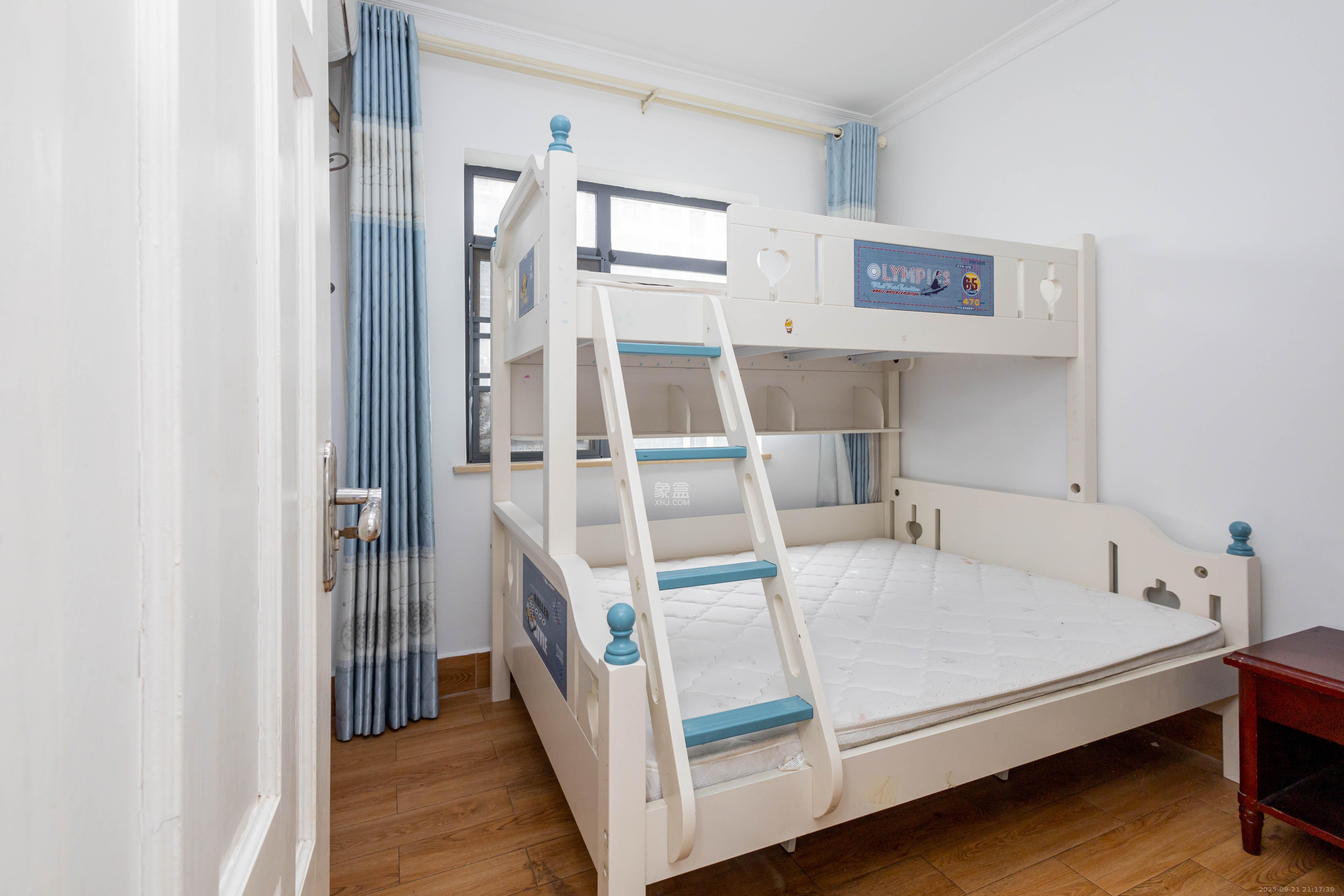 中国铁建国际城二期 3室2厅1卫 50.8万 中国铁建国际城二期 3室2厅1卫 50.8万卧室