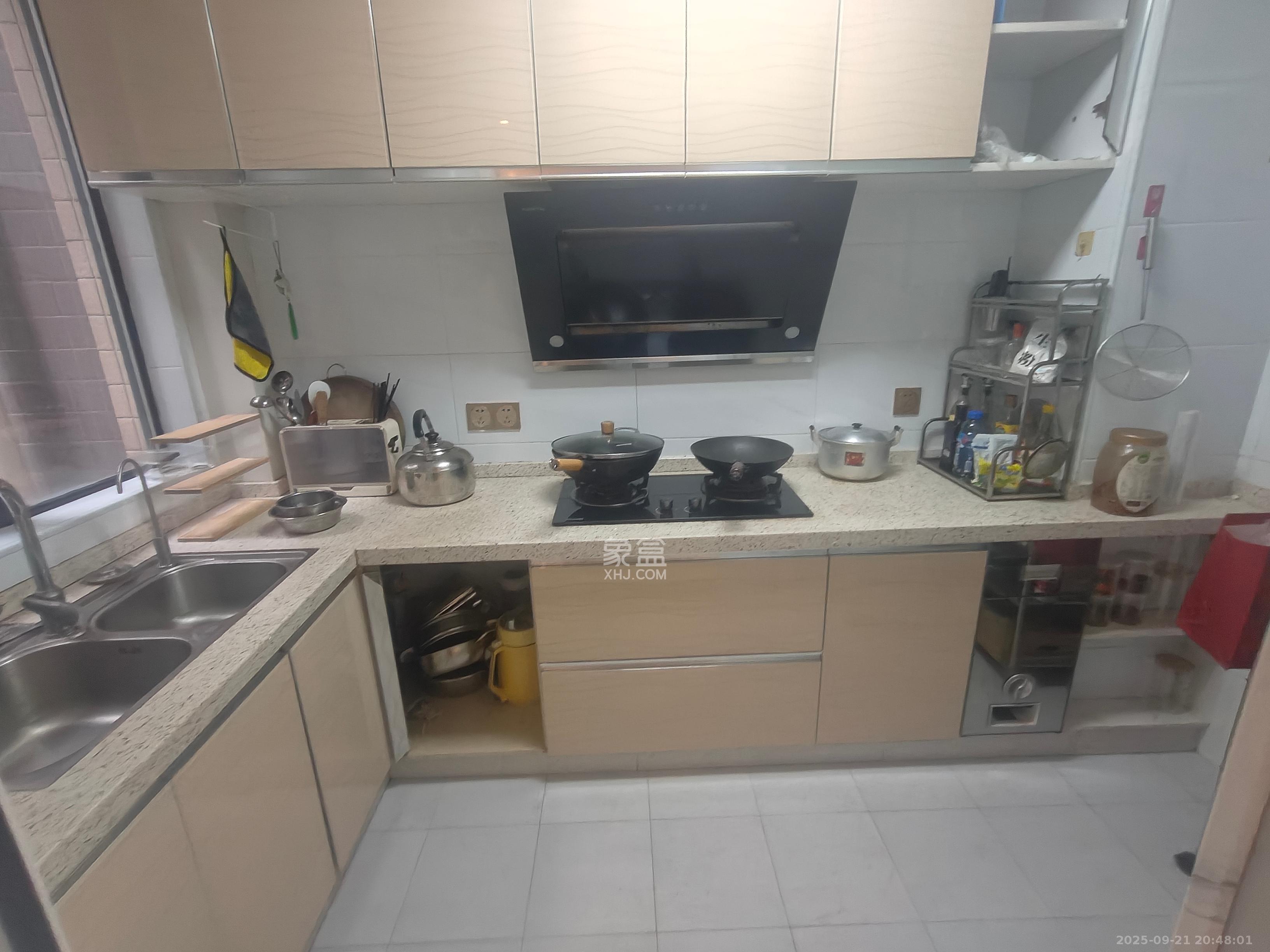 蓝山郡  3室2厅2卫    2500.0元/月室内图