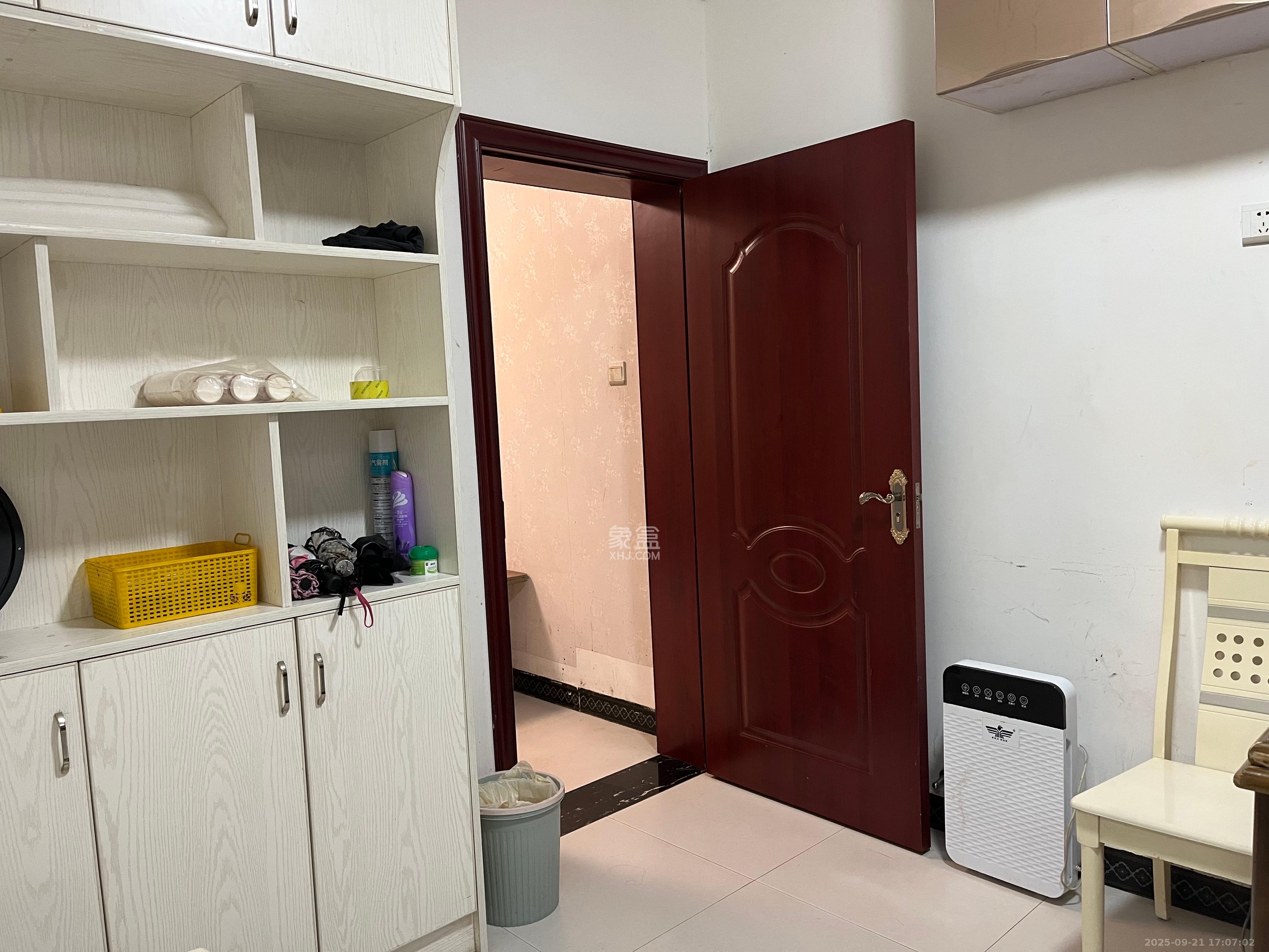 富基世纪公园 1室1厅1卫 1100.0元/月 富基世纪公园 1室1厅1卫 1100.0元/月室内图