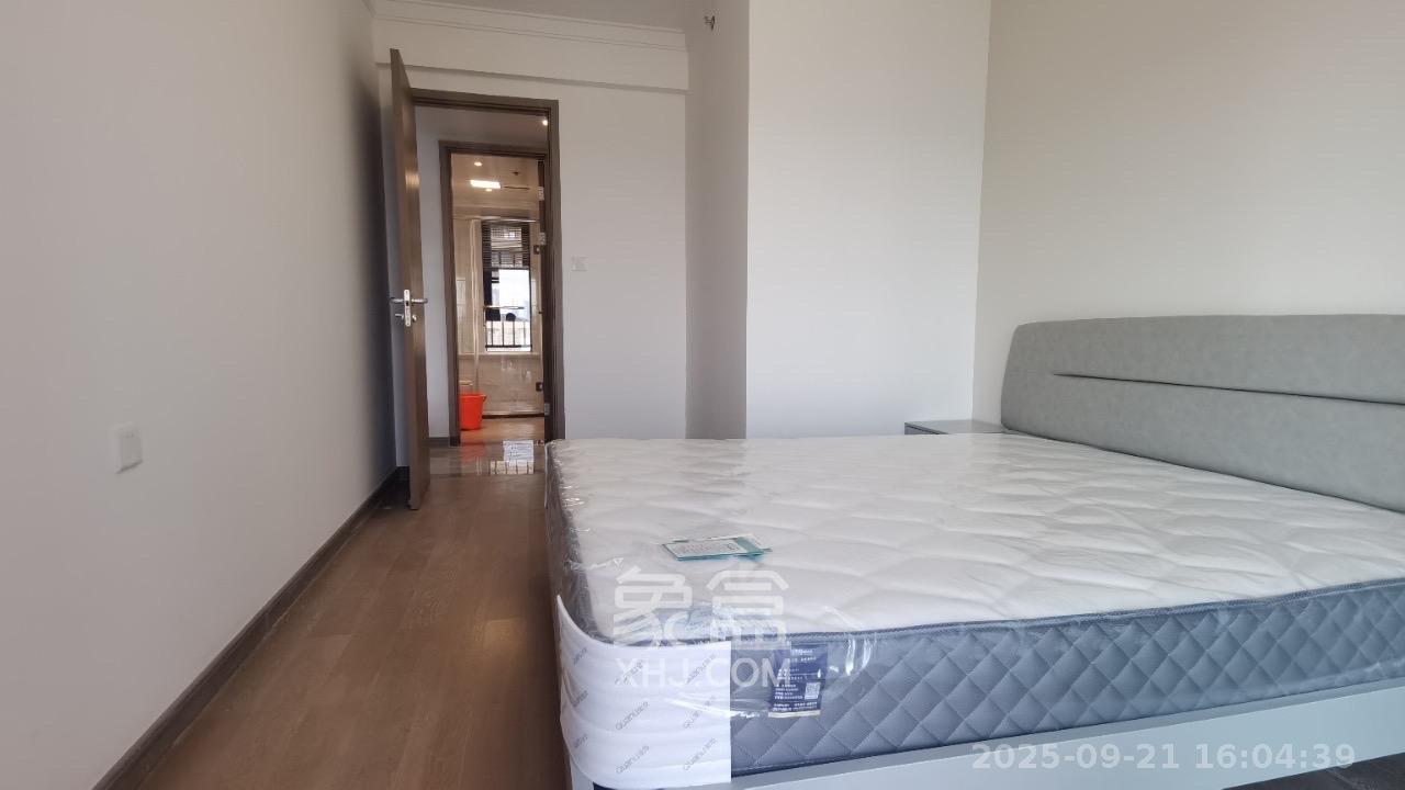 越秀悦湖台  4室2厅2卫   6000.00元/月室内图
