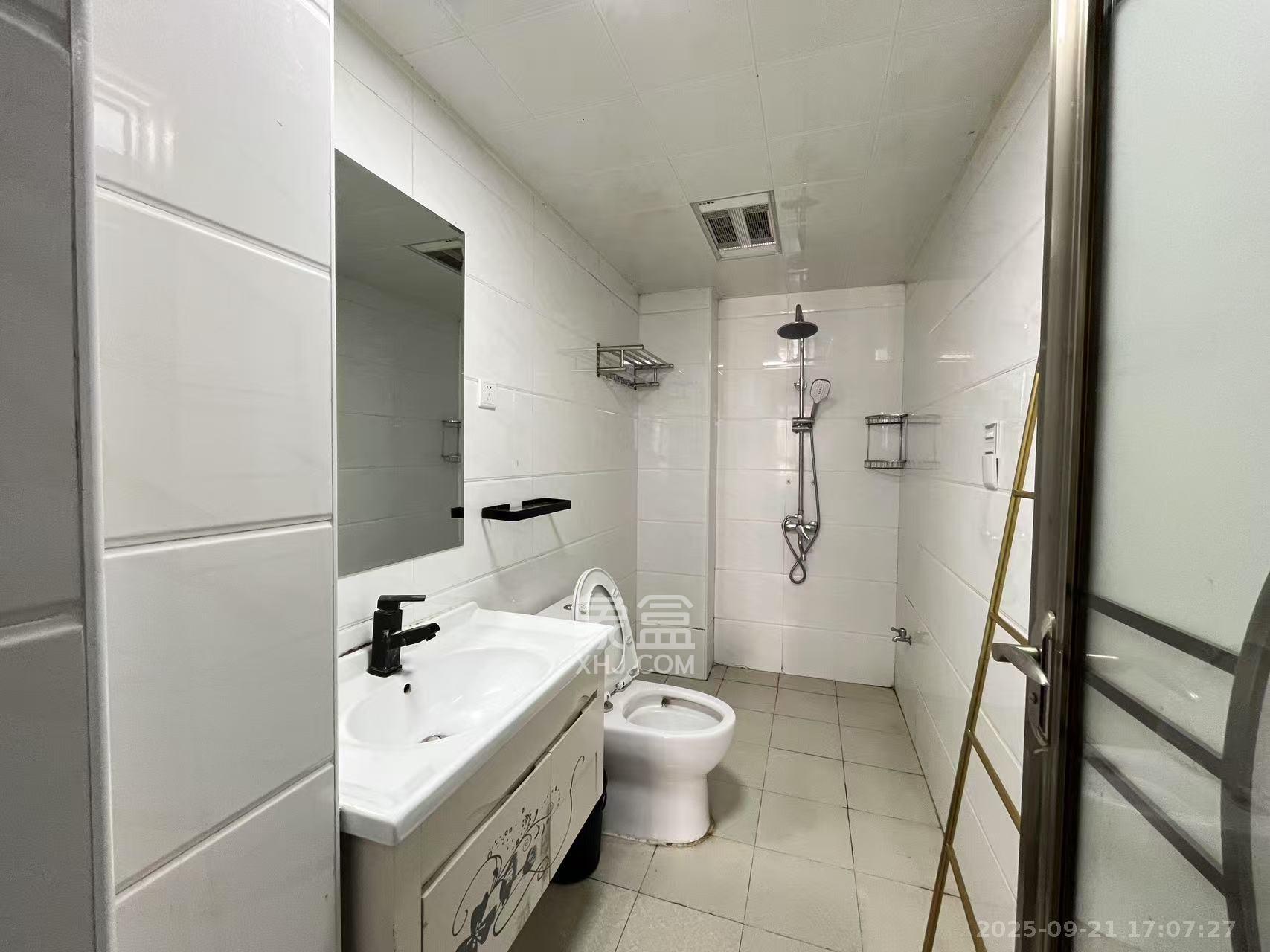 北辰三角洲E3区 1室1厅1卫 2300.0元/月 北辰三角洲E3区 1室1厅1卫 2300.0元/月室内图