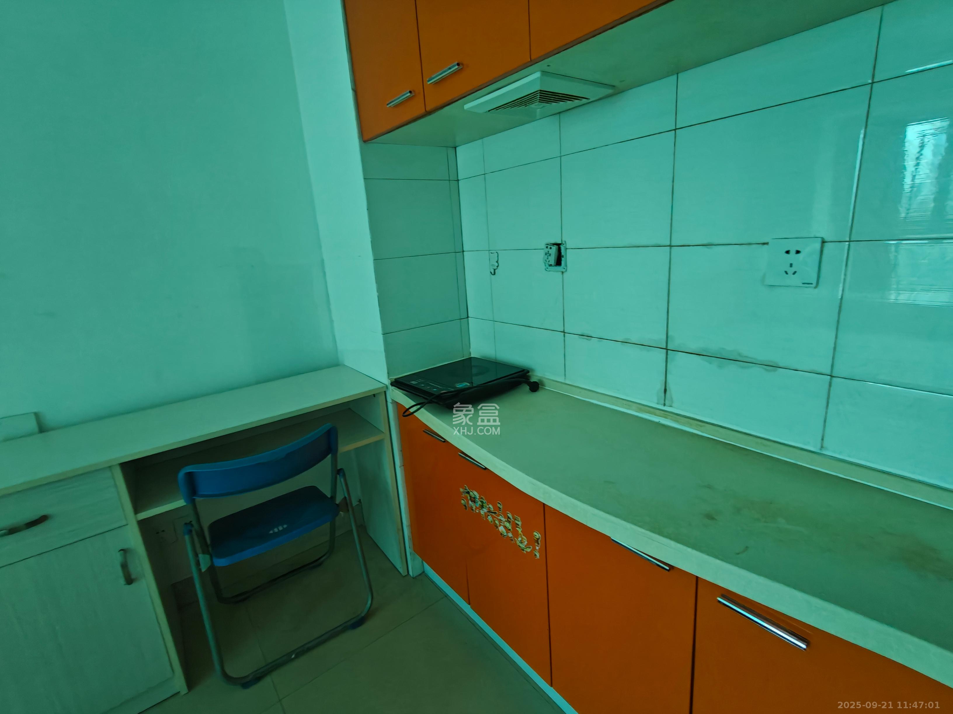 都市晨光  1室1厅1卫    1000.0元/月 都市晨光  1室1厅1卫    1000.0元/月室内图