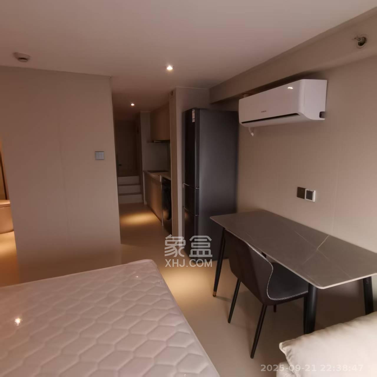 卓越中寰 1室1厅1卫 1550.0元/月 卓越中寰 1室1厅1卫 1550.0元/月室内图