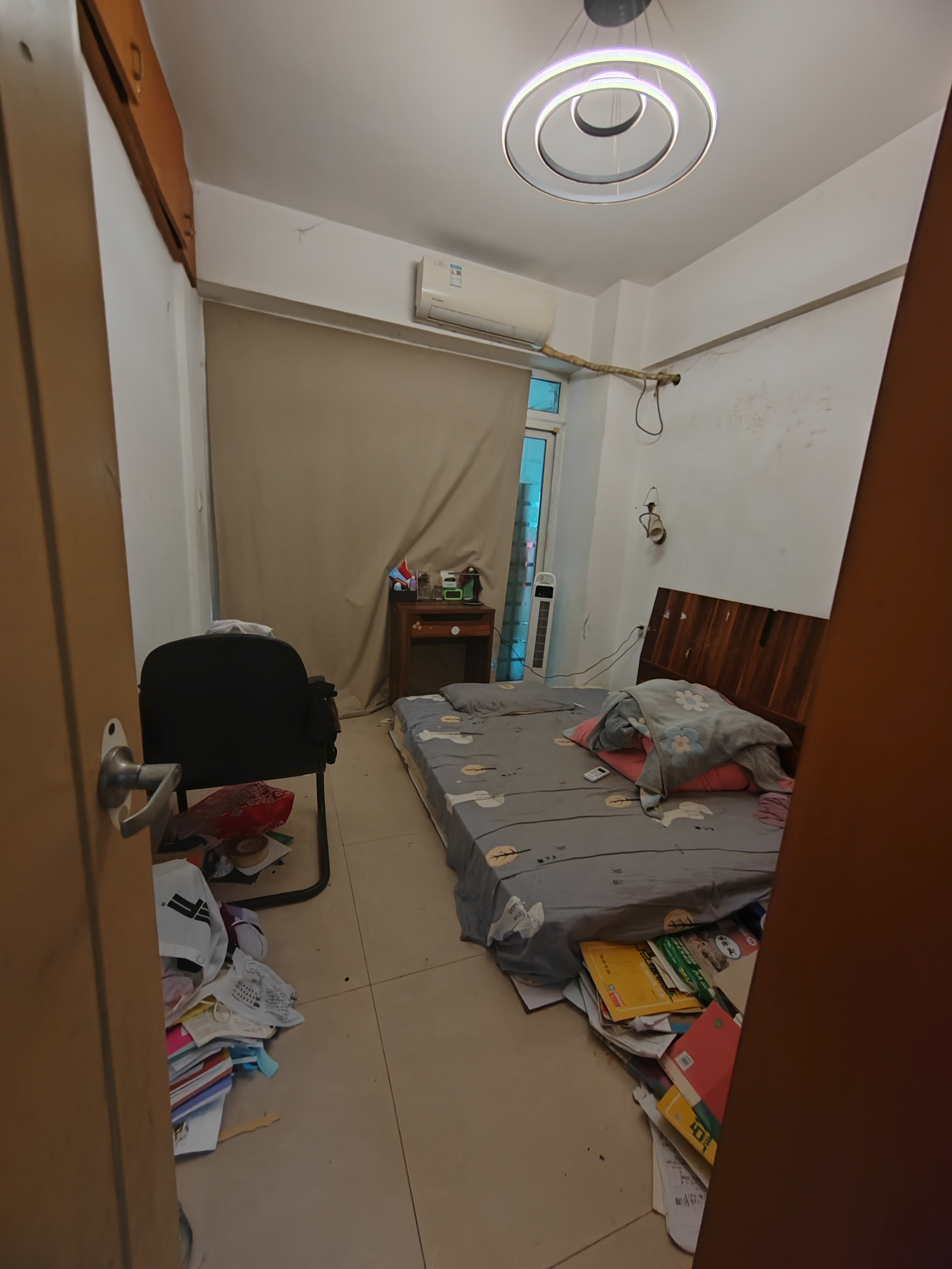 省公路管理局宿舍(大同路22号) 3室2厅1卫 108.0万 省公路管理局宿舍(大同路22号) 3室2厅1卫 108.0万客厅