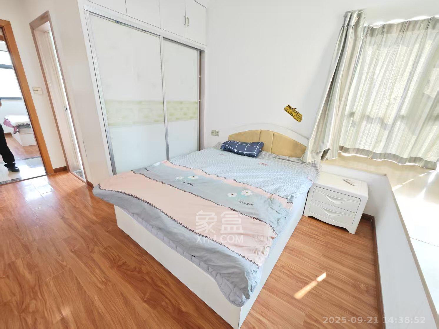 杜鹃文苑  3室2厅2卫    2400.0元/月室内图