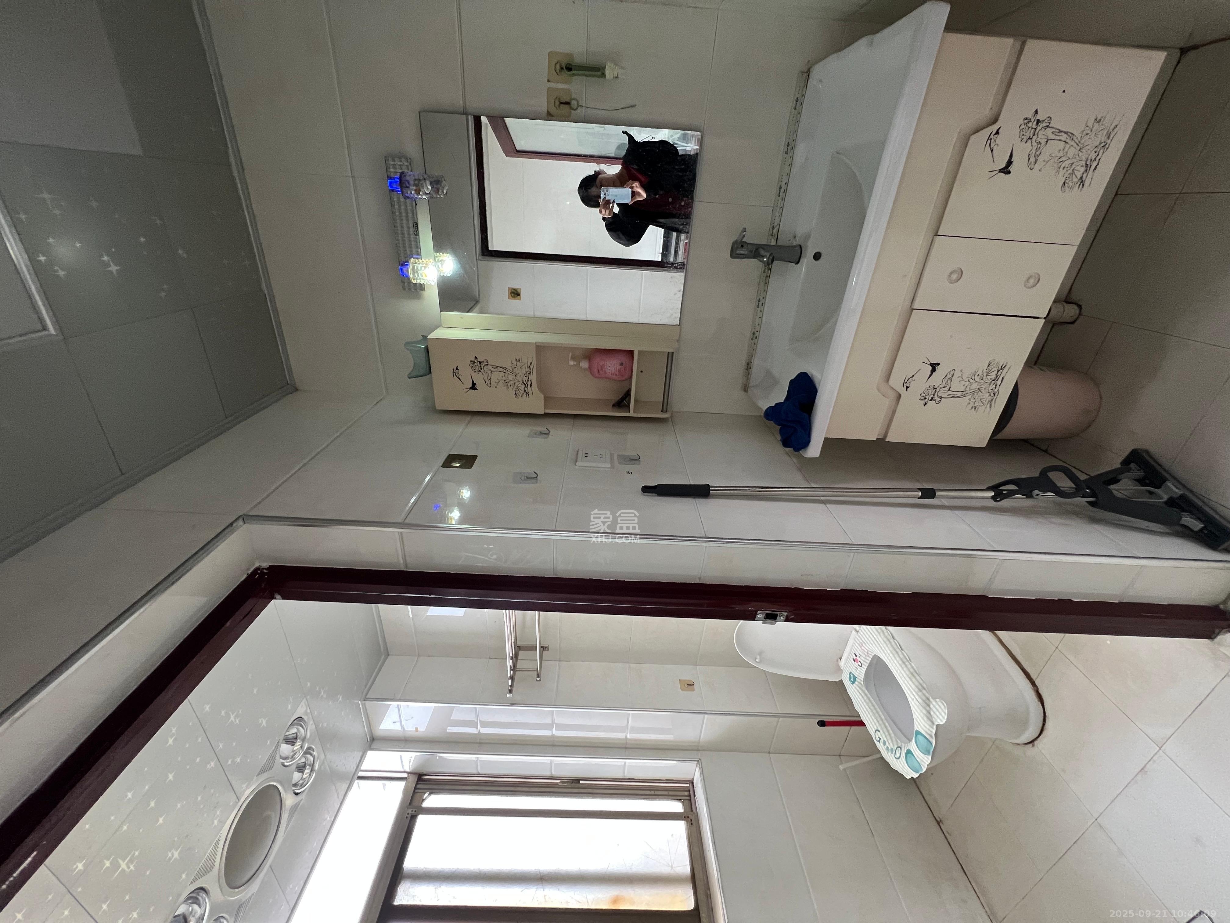 荷叶小区 2室2厅1卫 1000.0元/月 荷叶小区 2室2厅1卫 1000.0元/月室内图