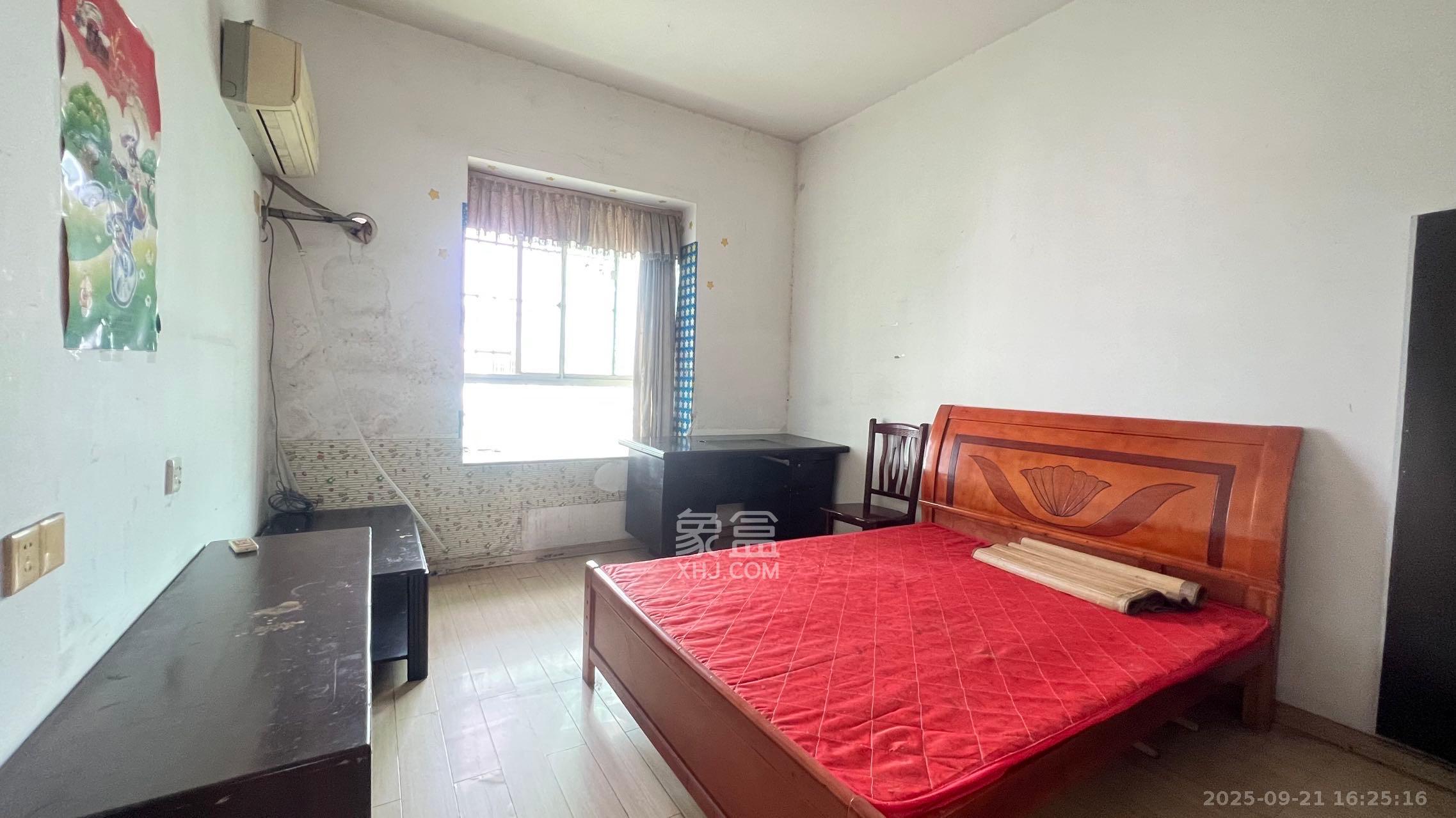 中南汽车世界  2室2厅1卫    1000.0元/月室内图