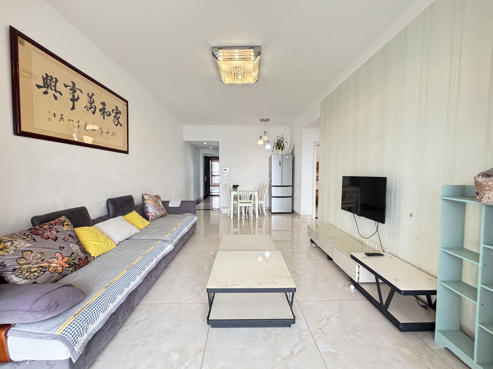 伊泰天骄一期  2室2厅1卫    2000.0元/月 伊泰天骄一期  2室2厅1卫    2000.0元/月室内图