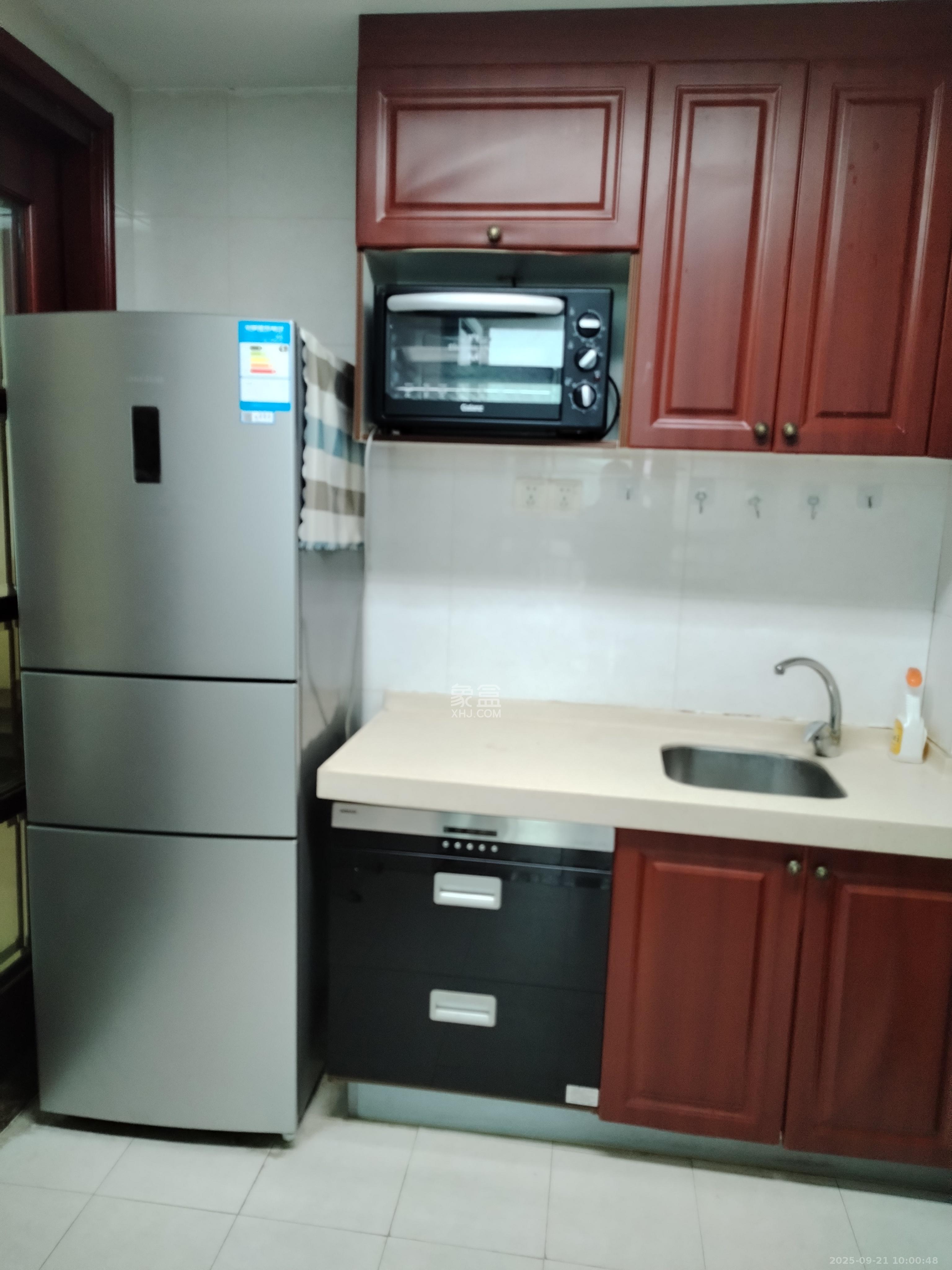 恒大华府  1室2厅1卫    2000.0元/月室内图