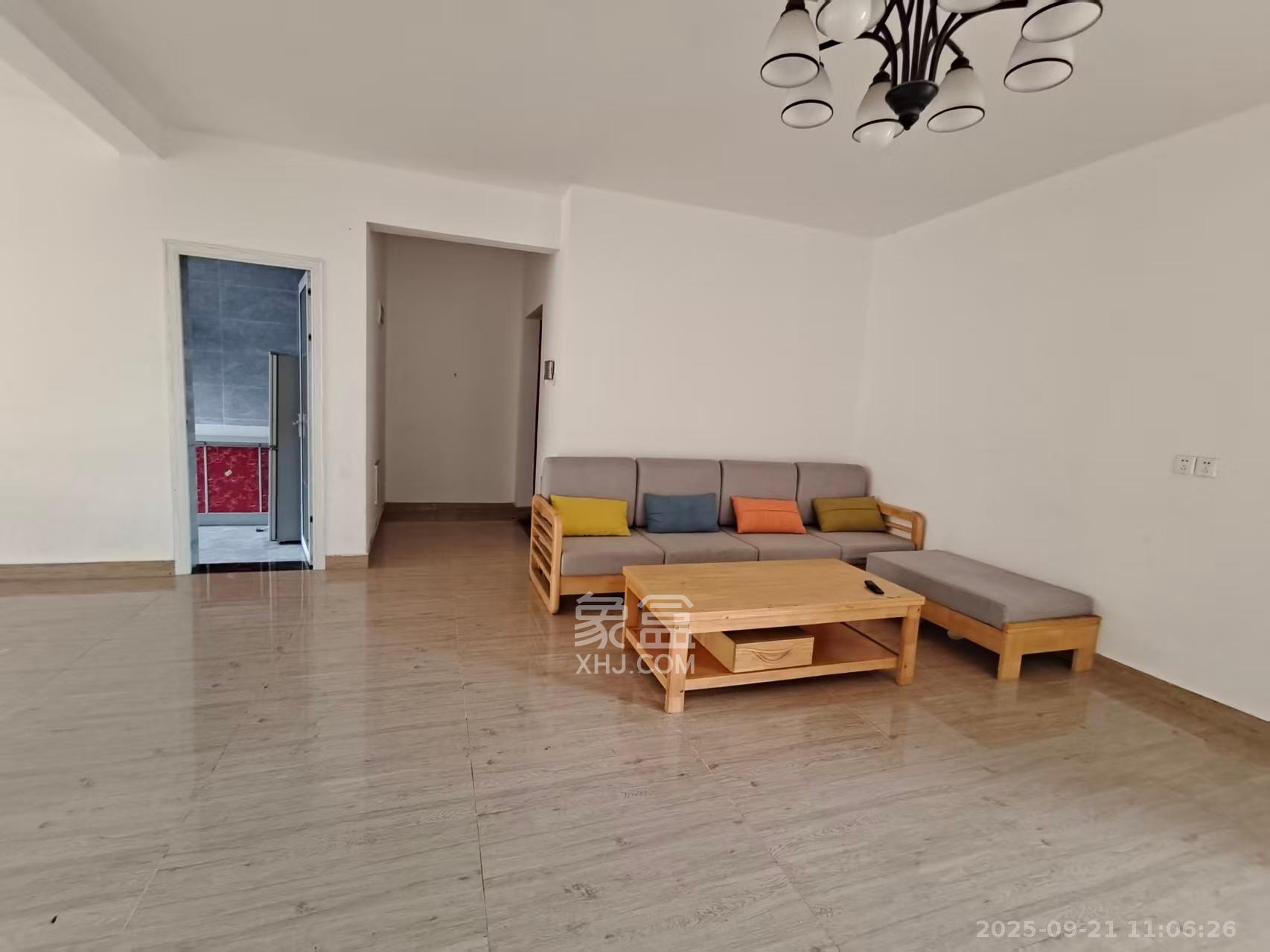 五矿紫湖香醍 3室2厅1卫 1700.0元/月 五矿紫湖香醍 3室2厅1卫 1700.0元/月室内图