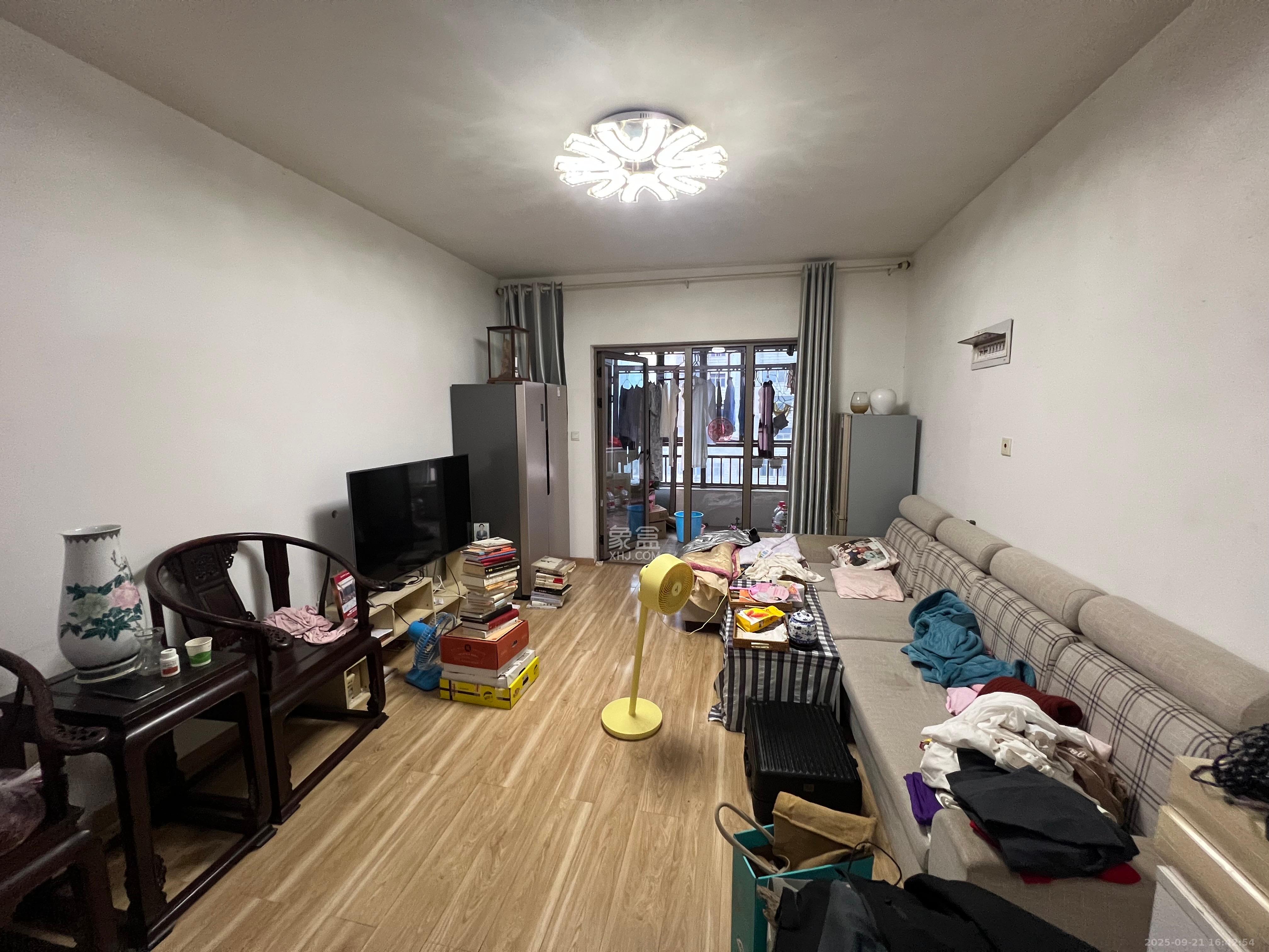 世茂铂翠湾二期 3室2厅1卫 2800.0元/月 世茂铂翠湾二期 3室2厅1卫 2800.0元/月室内图