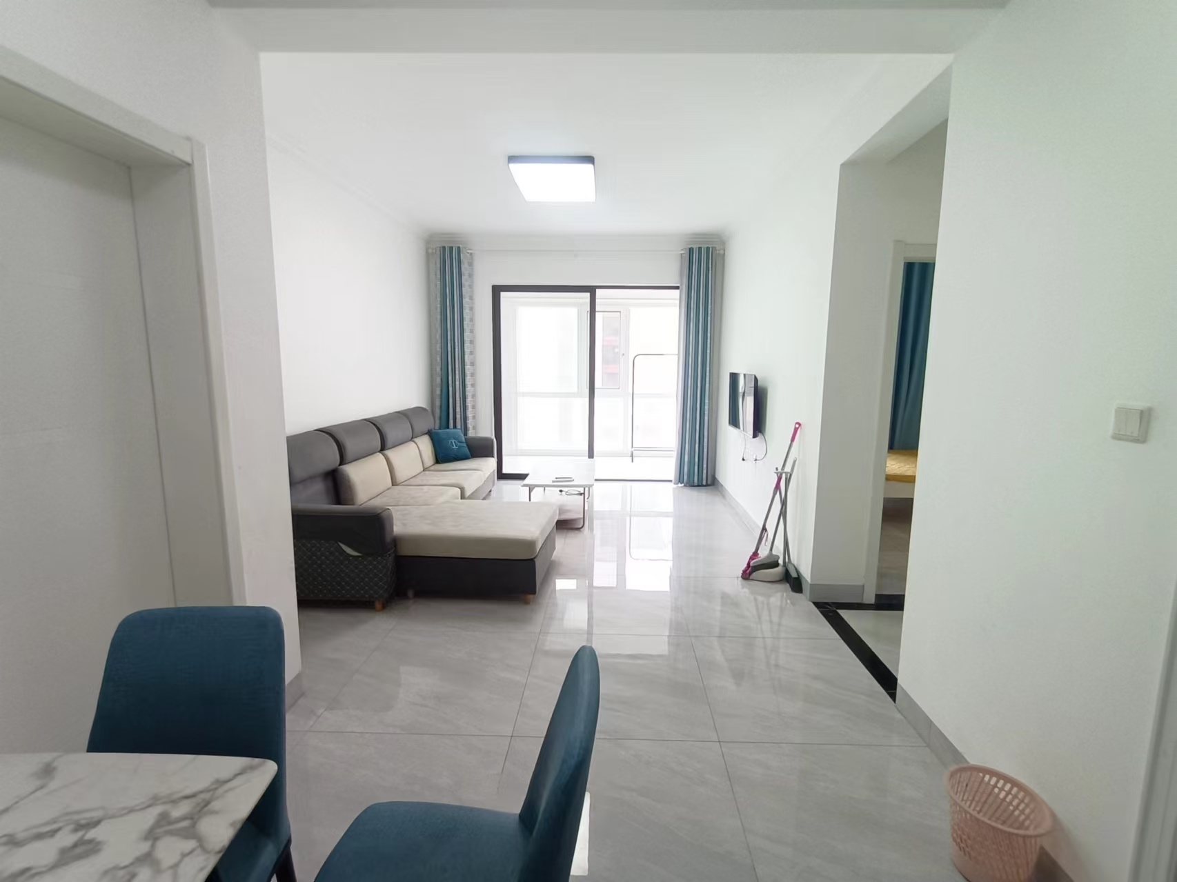 绿地城逸园 3室2厅2卫 2500.0元/月 绿地城逸园 3室2厅2卫 2500.0元/月室内图