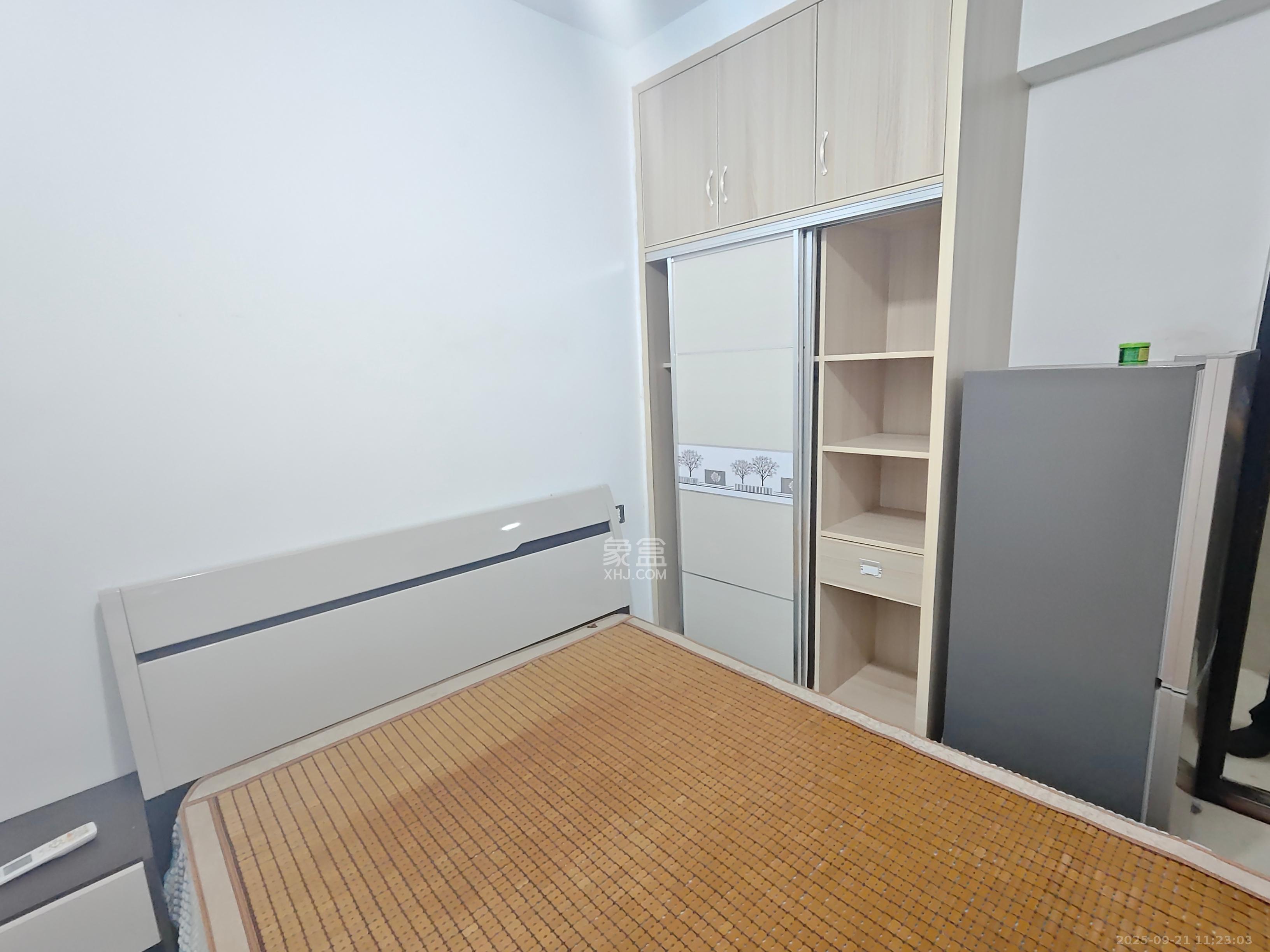 和馨园 1室1厅1卫 1000.0元/月 和馨园 1室1厅1卫 1000.0元/月室内图