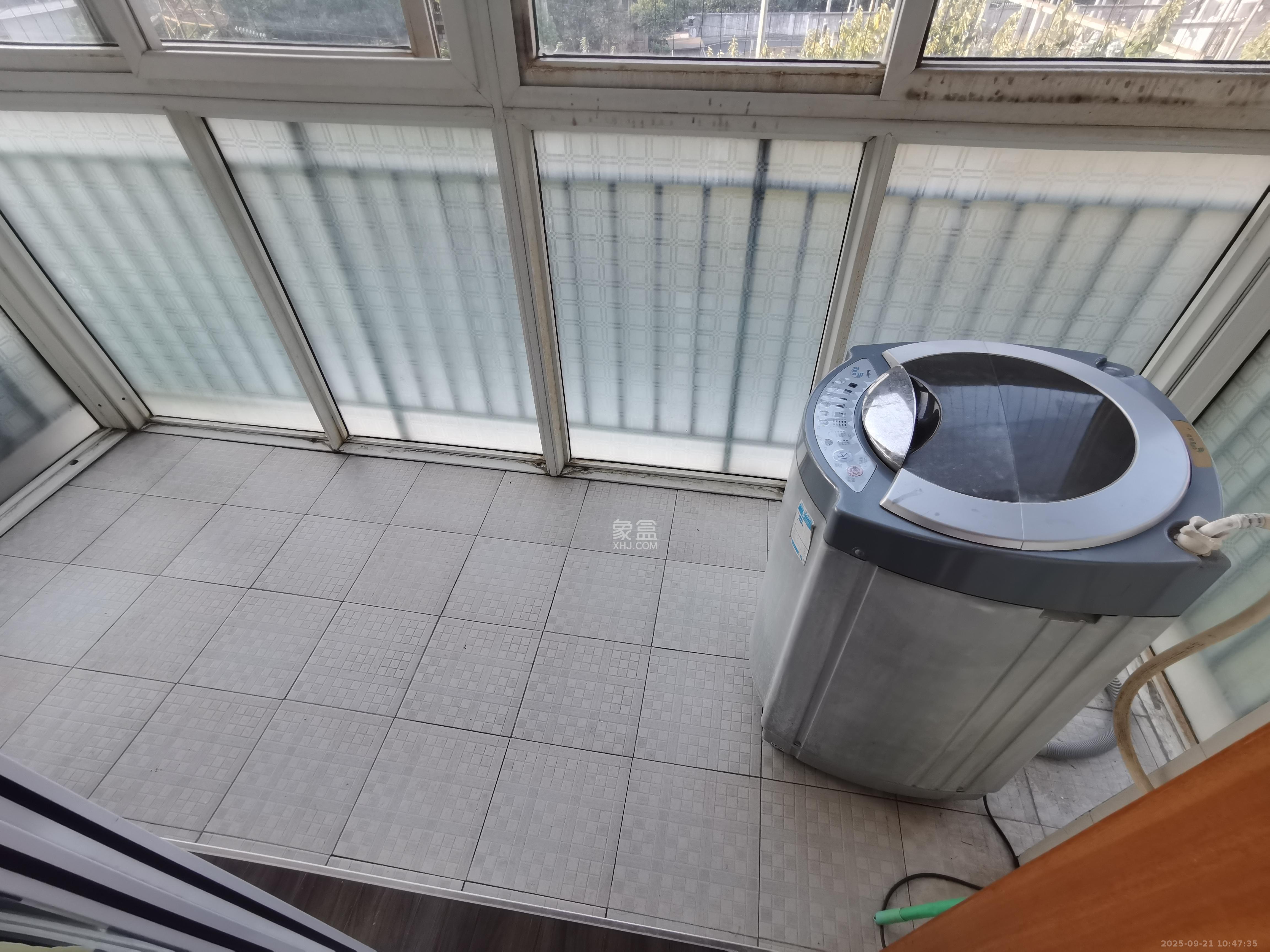 枫林美景 2室2厅1卫 2100.0元/月 枫林美景 2室2厅1卫 2100.0元/月室内图