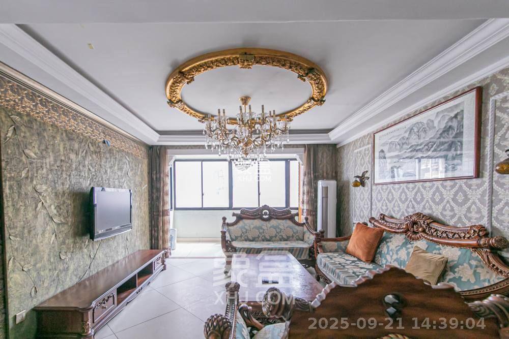 幸福里润城(幸福里二期) 3室2厅2卫 2300.0元/月 幸福里润城(幸福里二期) 3室2厅2卫 2300.0元/月室内图