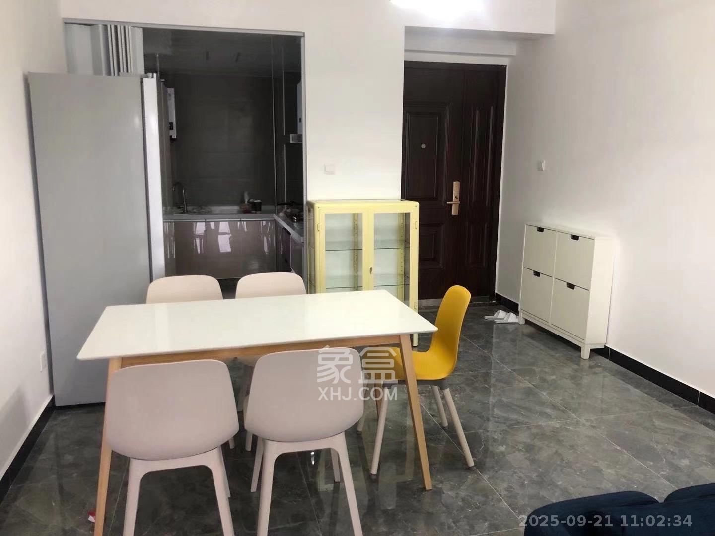 万象府台  4室2厅1卫    4000.0元/月室内图