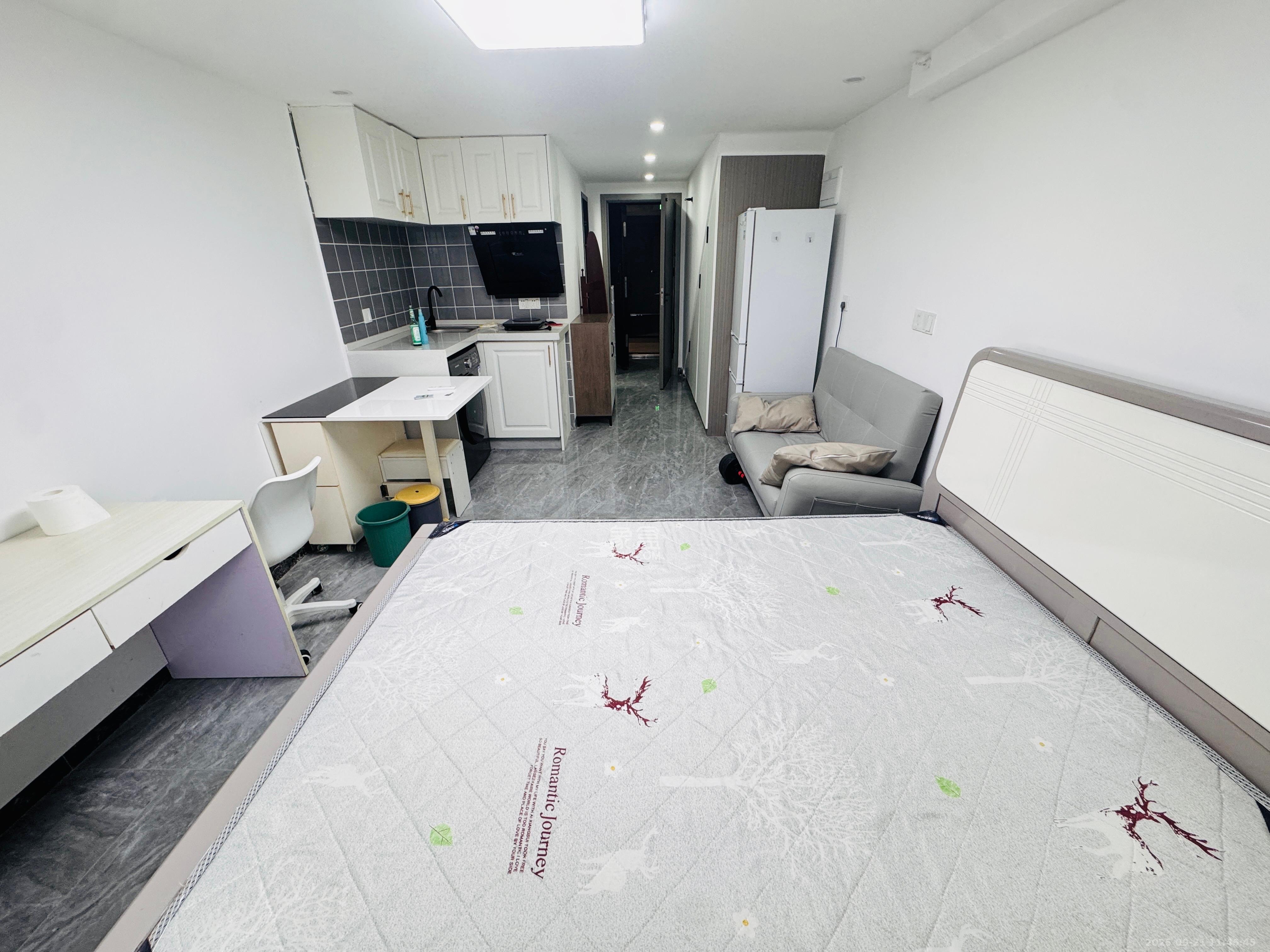 清控湖山雅居北区  1室1厅1卫    1100.0元/月室内图