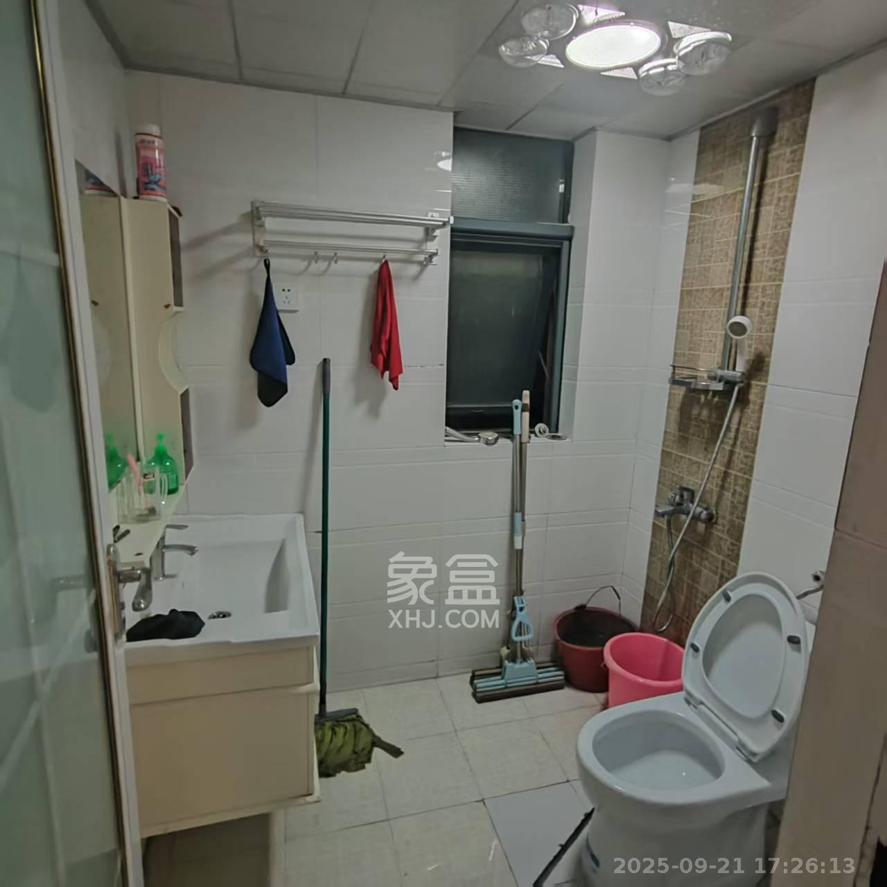 湘江世纪城融江苑 1室2厅1卫 2300.0元/月 湘江世纪城融江苑 1室2厅1卫 2300.0元/月室内图