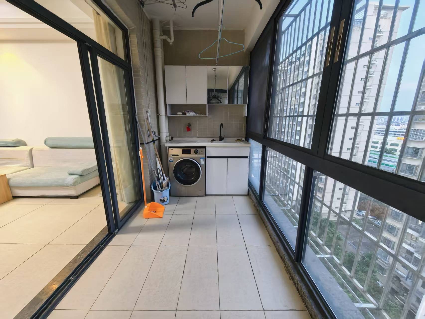 祥和家园  3室2厅1卫   3800.00元/月室内图