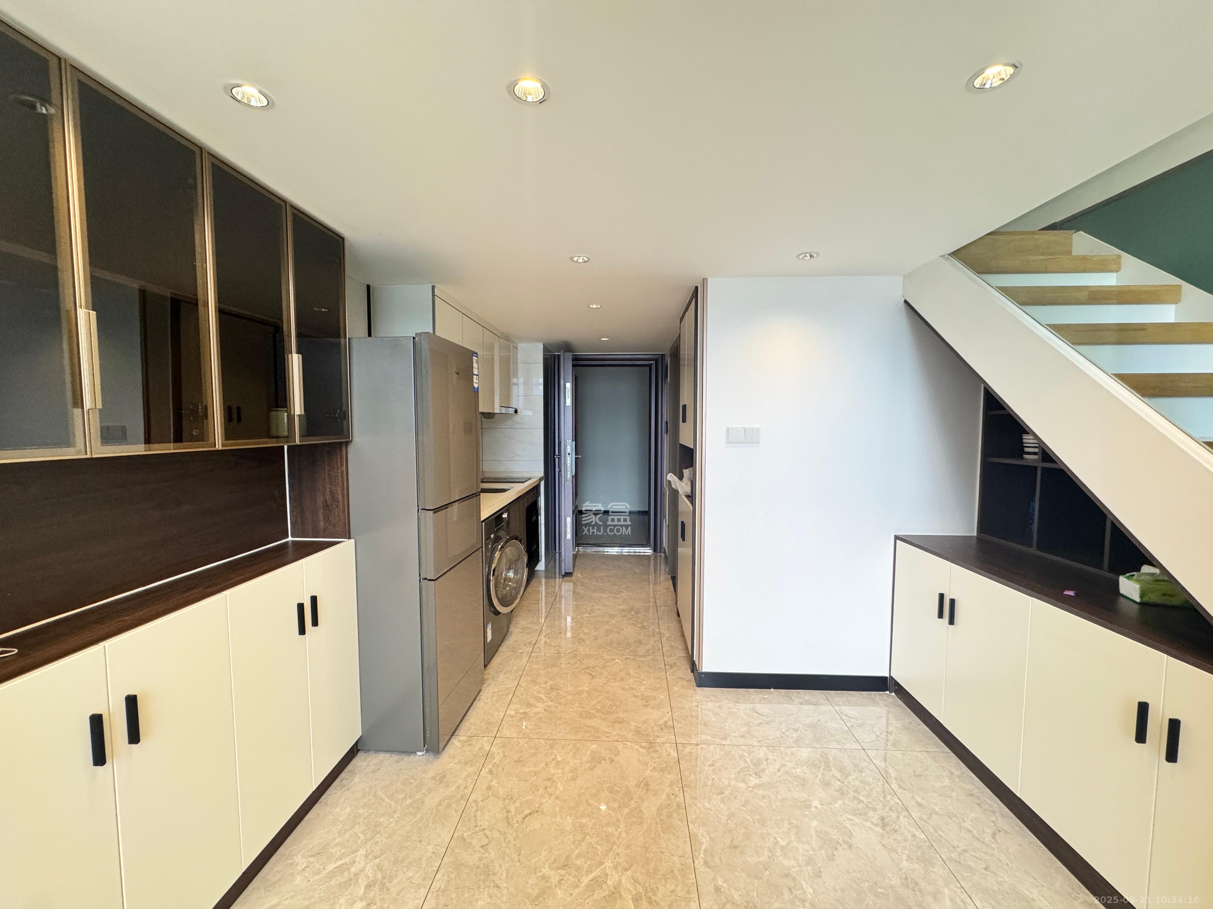 藏珑湖上公馆  1室1厅2卫    2500.0元/月室内图