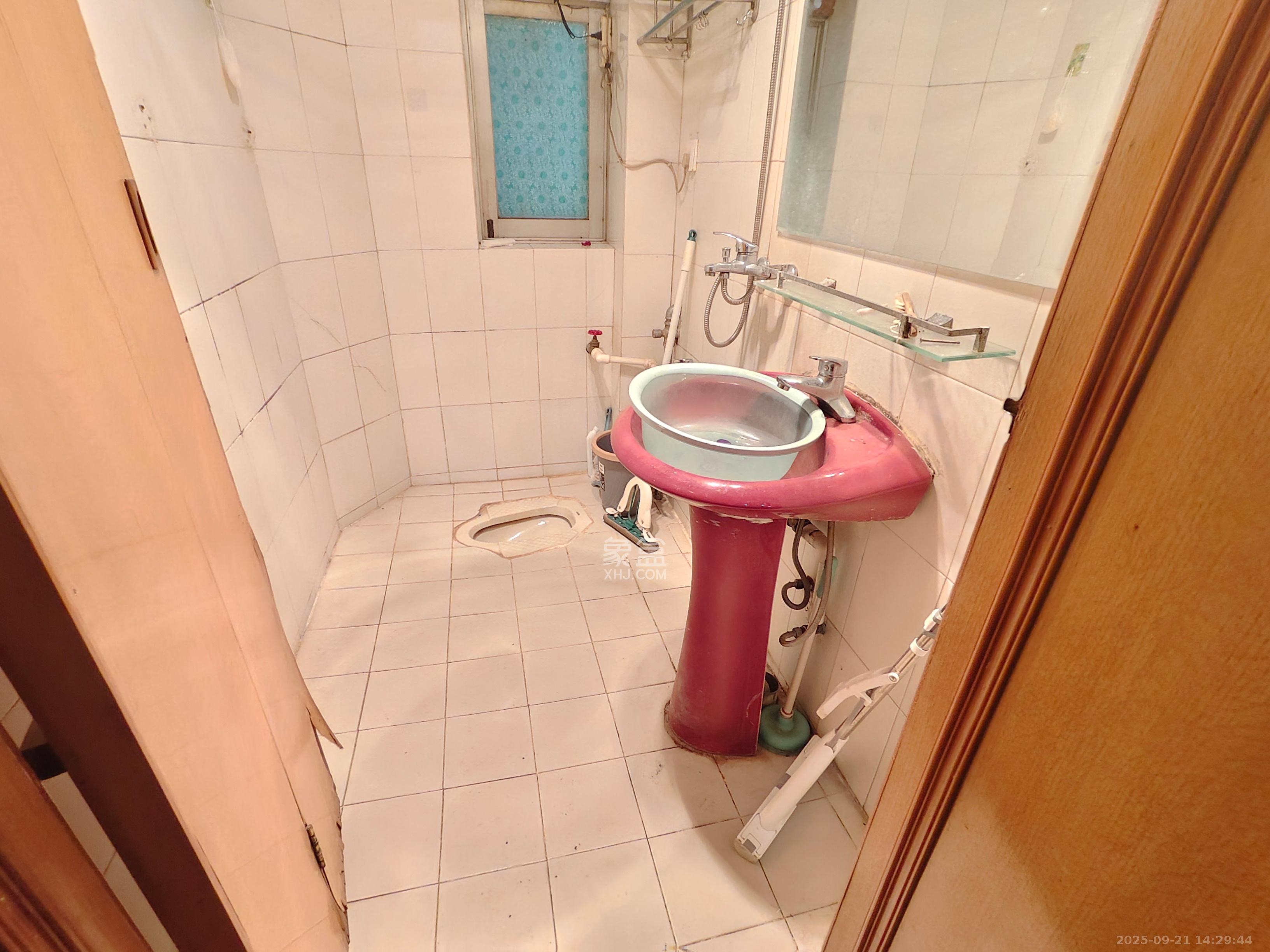 梨子山小区 2室1厅1卫 1700.0元/月 梨子山小区 2室1厅1卫 1700.0元/月室内图