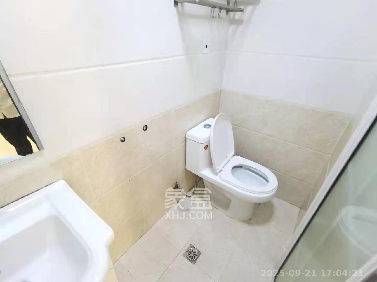 地质家园一、二期（地泰人民公馆）  1室1厅1卫    1600.0元/月室内图