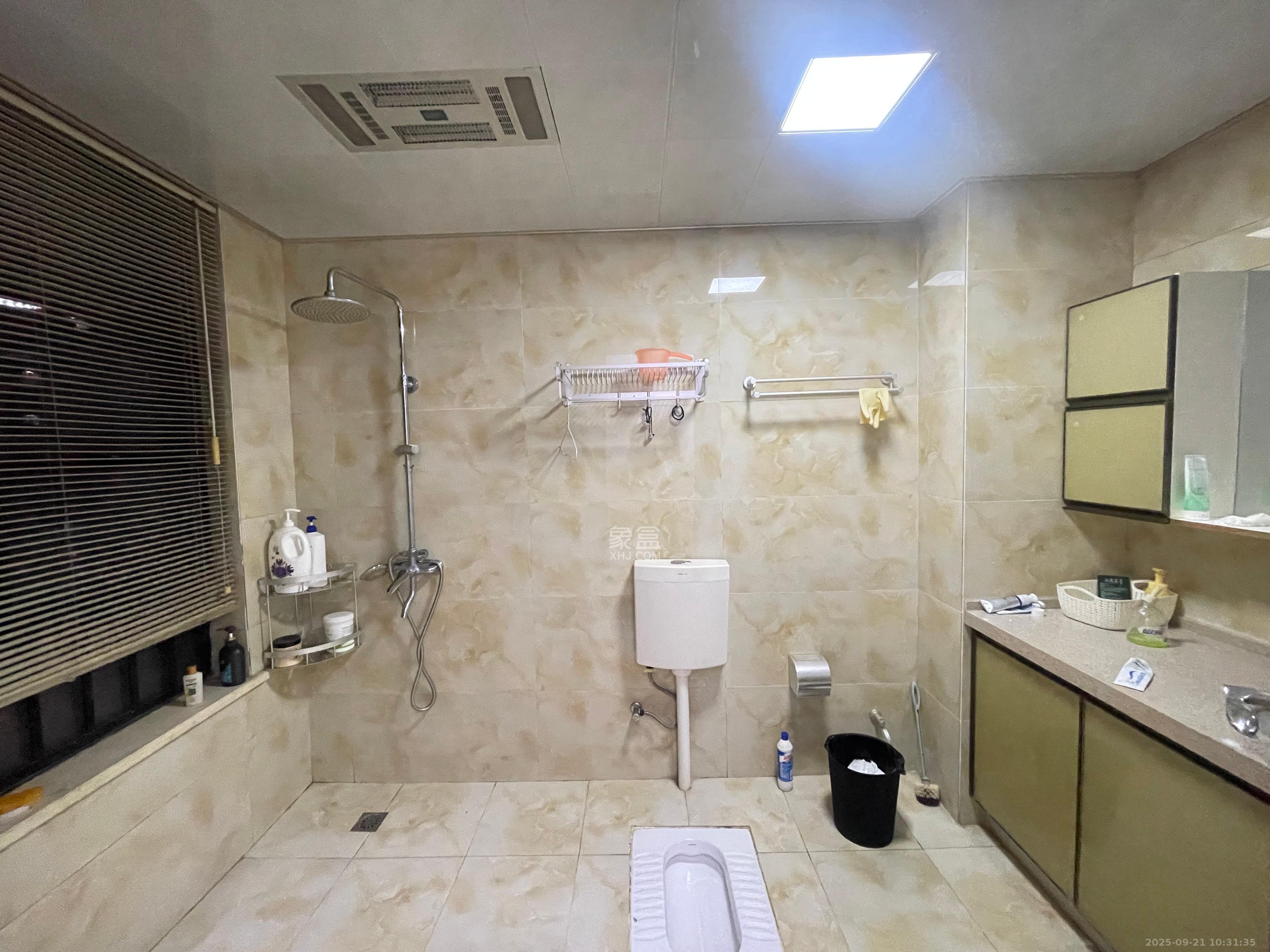 华润凤凰城三期  4室2厅2卫    3500.0元/月室内图