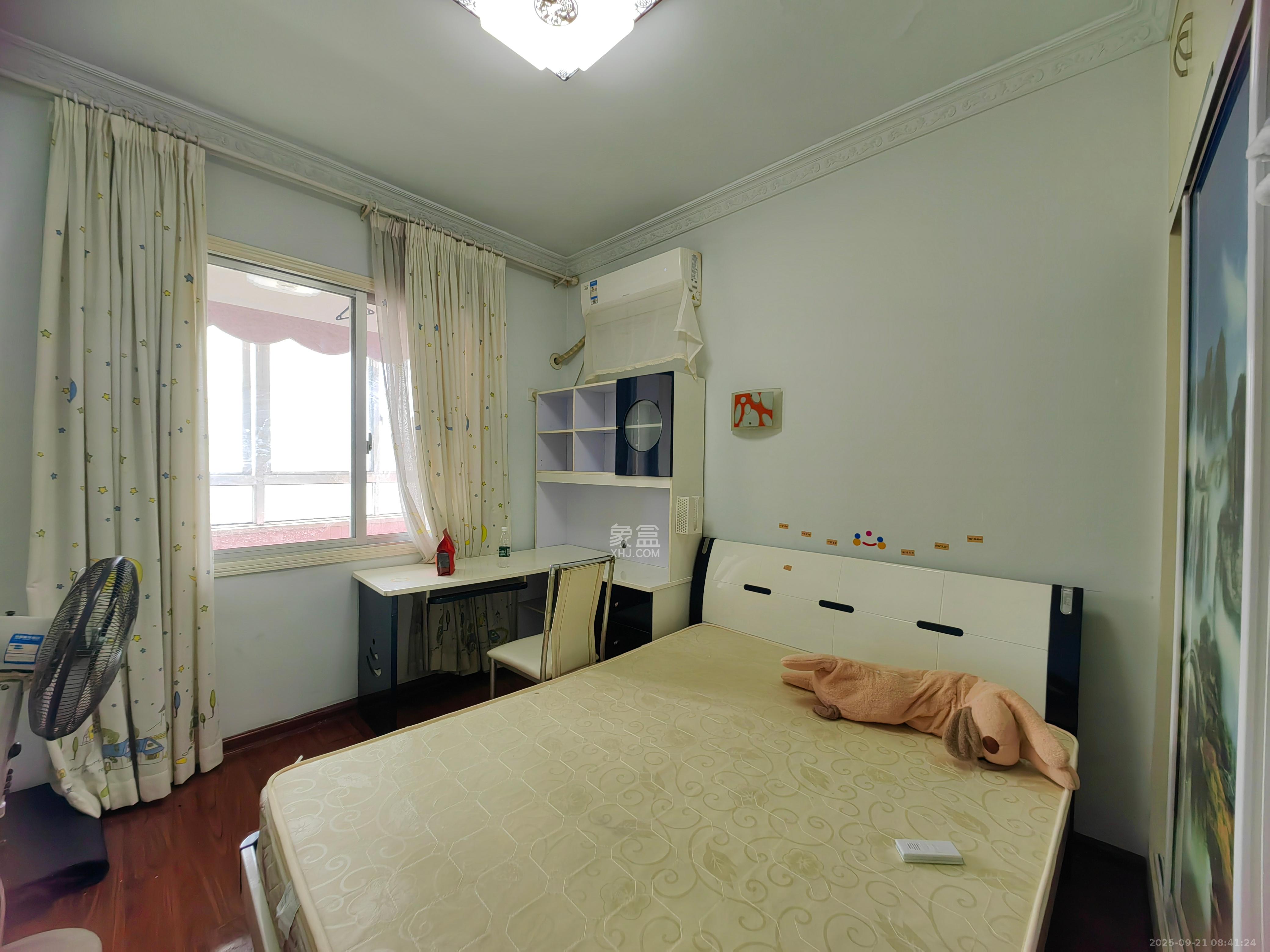 上河国际B座  2室1厅1卫    2500.0元/月室内图