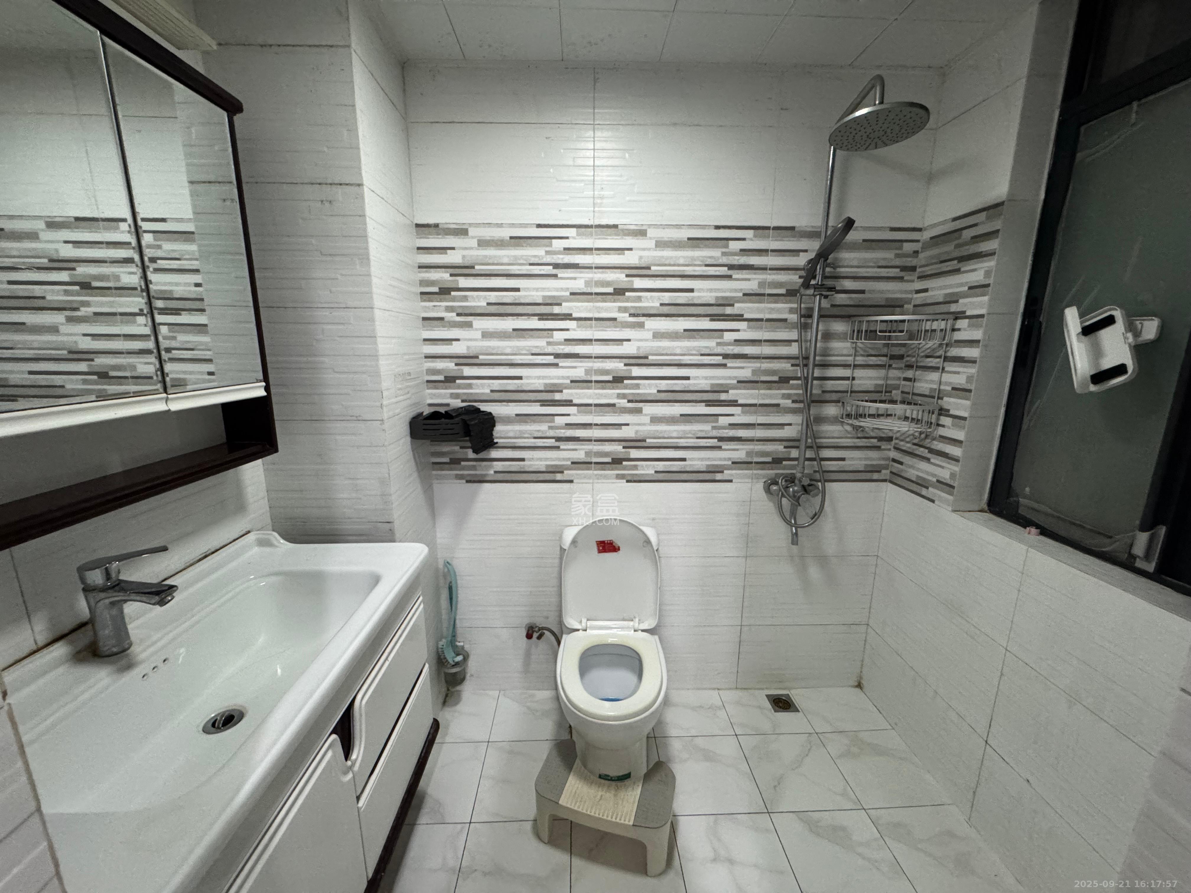 园中园  3室2厅1卫    3000.0元/月室内图