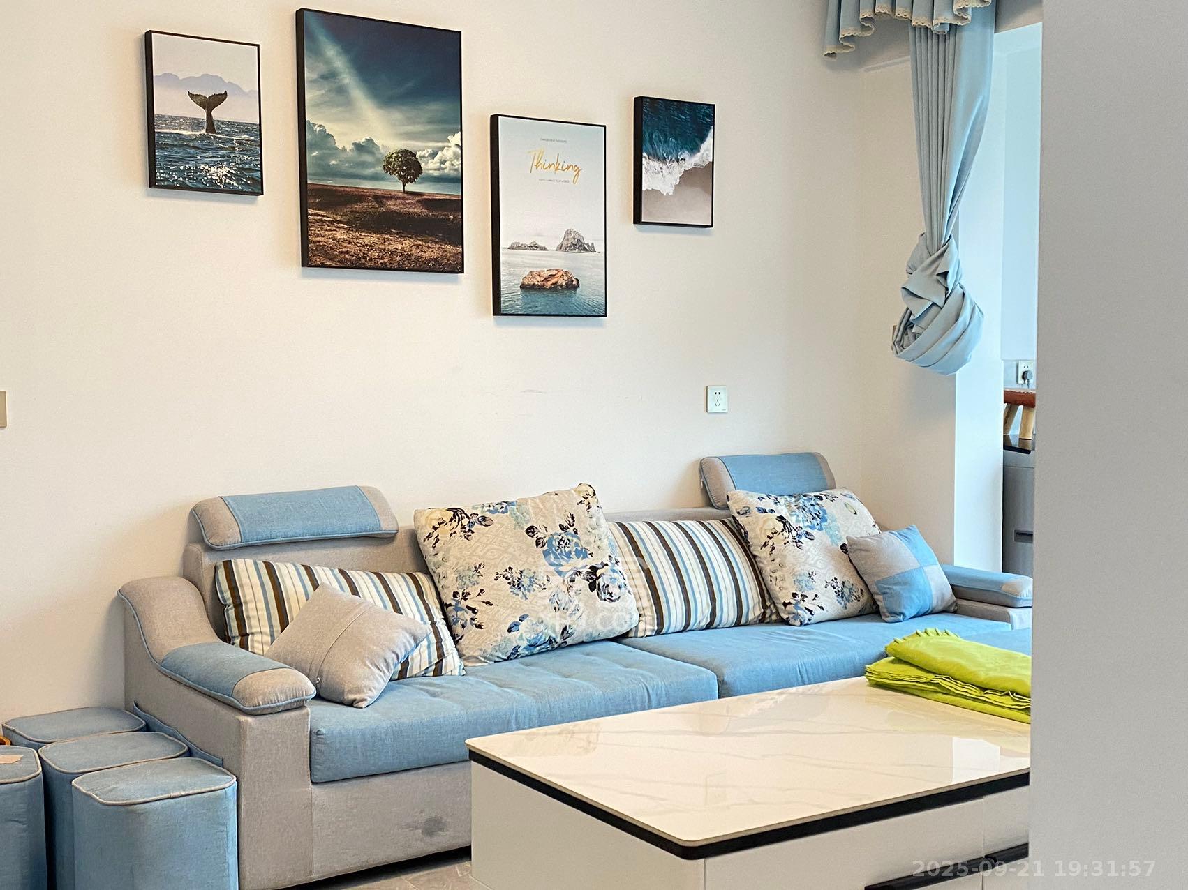 阳光城尚东湾蓝莓苑  3室2厅1卫    2500.0元/月室内图