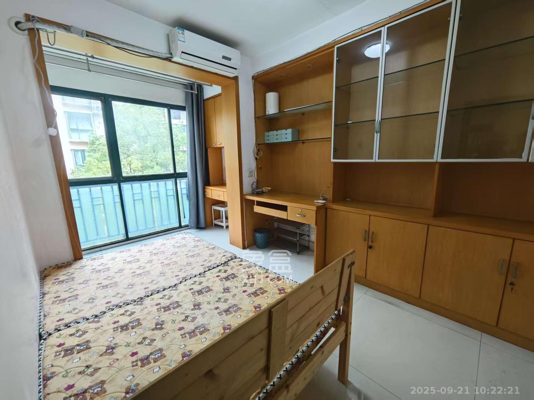 东方新城  3室2厅1卫    2700.0元/月室内图