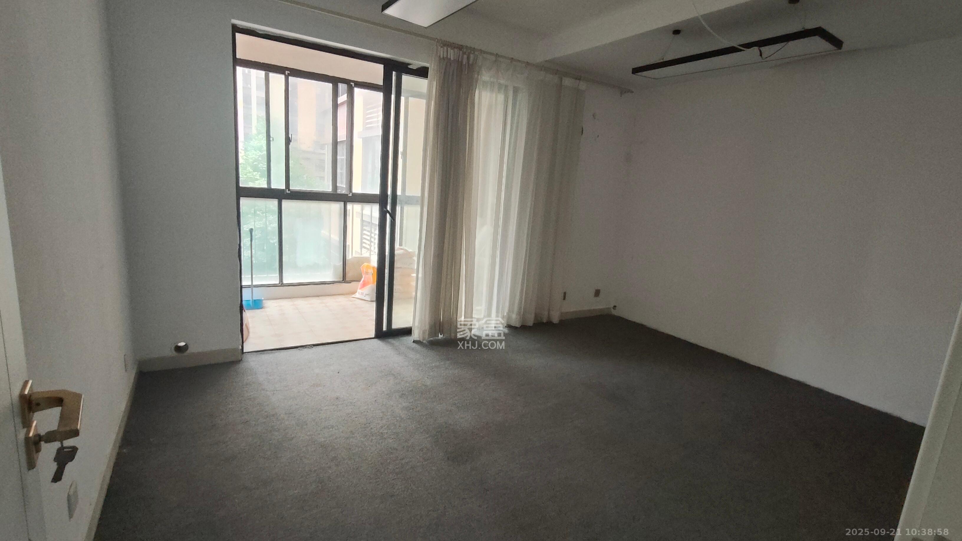 华润凤凰城三期 3室2厅2卫 2400.0元/月 华润凤凰城三期 3室2厅2卫 2400.0元/月室内图