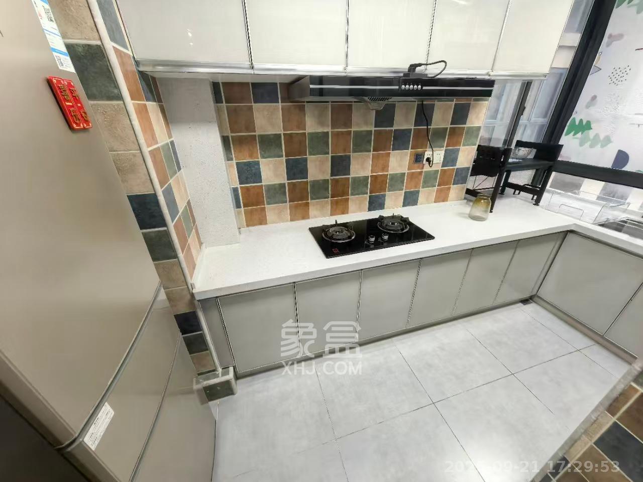 中建梅溪湖中心  3室2厅2卫    3000.0元/月室内图