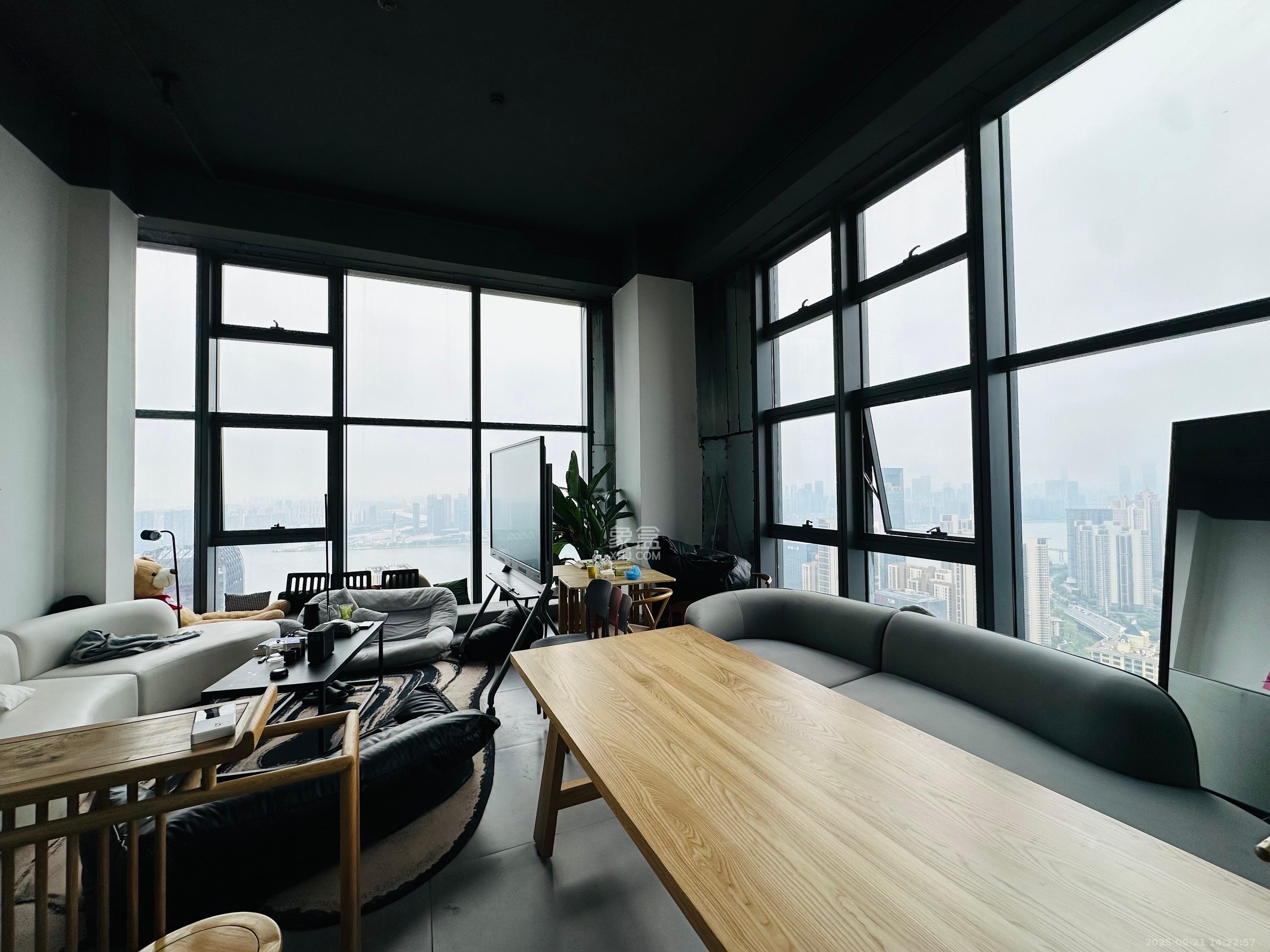 卓越中寰 2室1厅1卫 5000.0元/月 卓越中寰 2室1厅1卫 5000.0元/月室内图