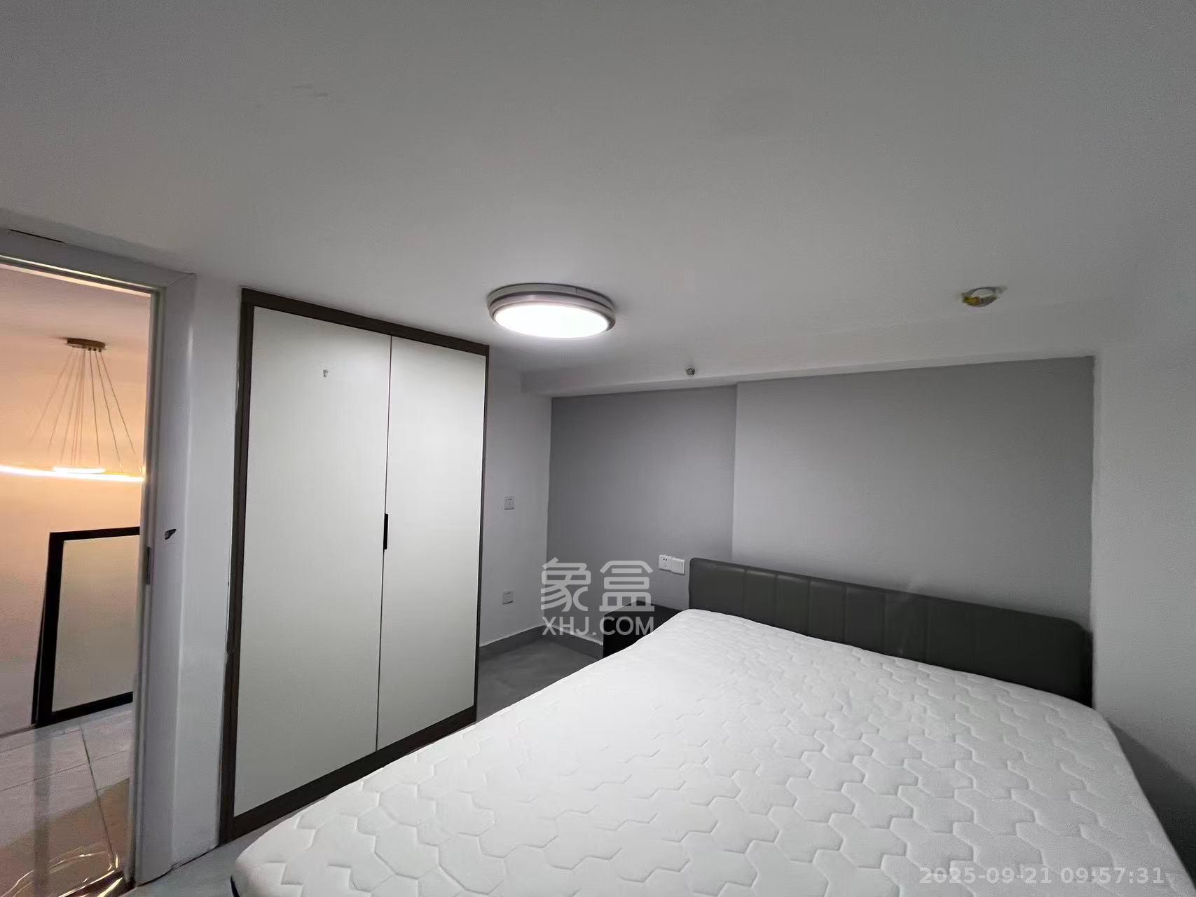 卓越中寰  3室2厅2卫    2600.0元/月室内图