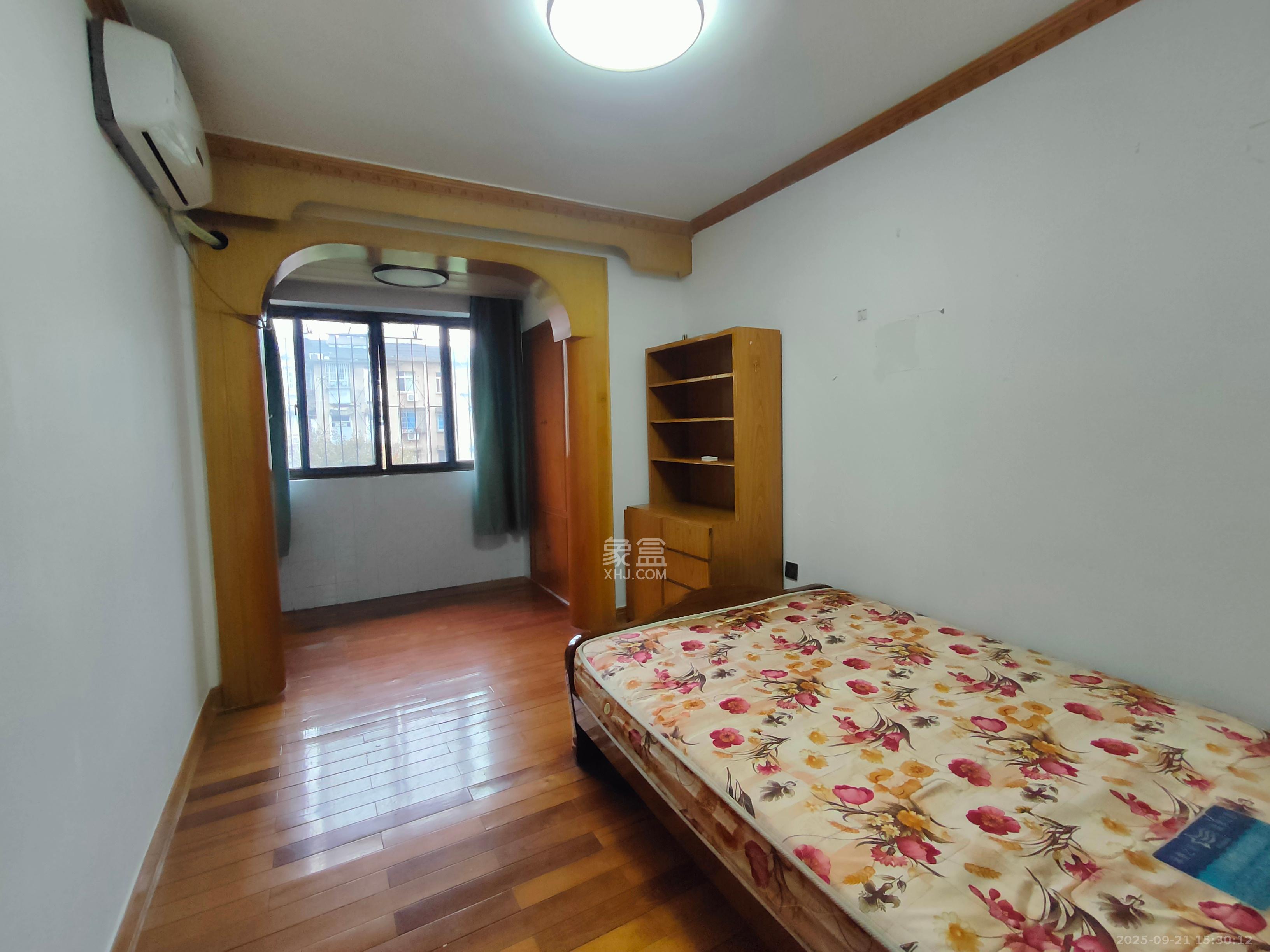 中建五局信和苑二区 2室2厅1卫 1500.0元/月 中建五局信和苑二区 2室2厅1卫 1500.0元/月室内图