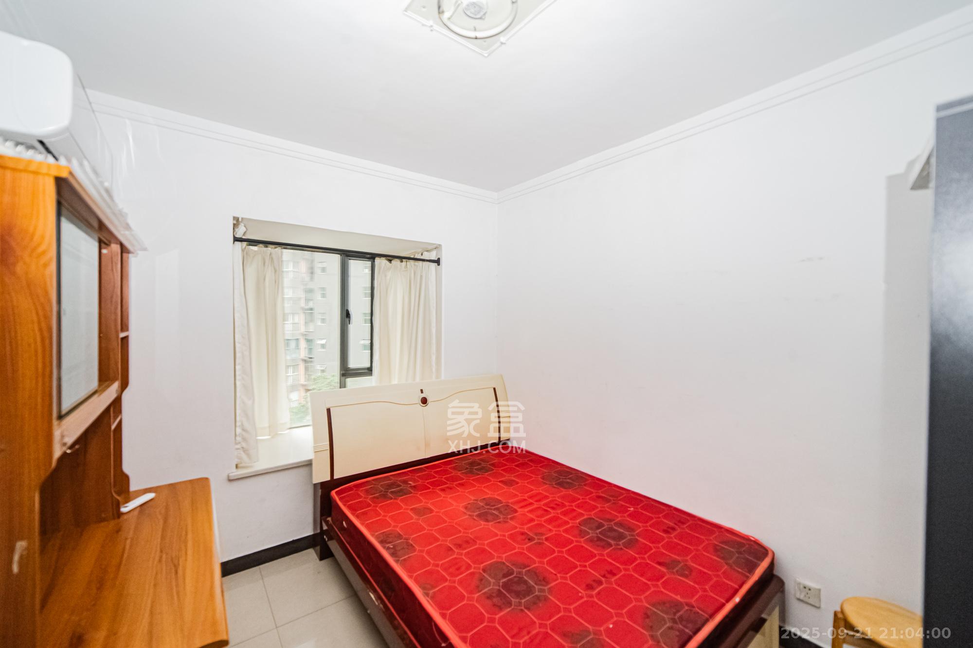 滨江君悦香邸 3室2厅1卫 90.0万 滨江君悦香邸 3室2厅1卫 90.0万卧室