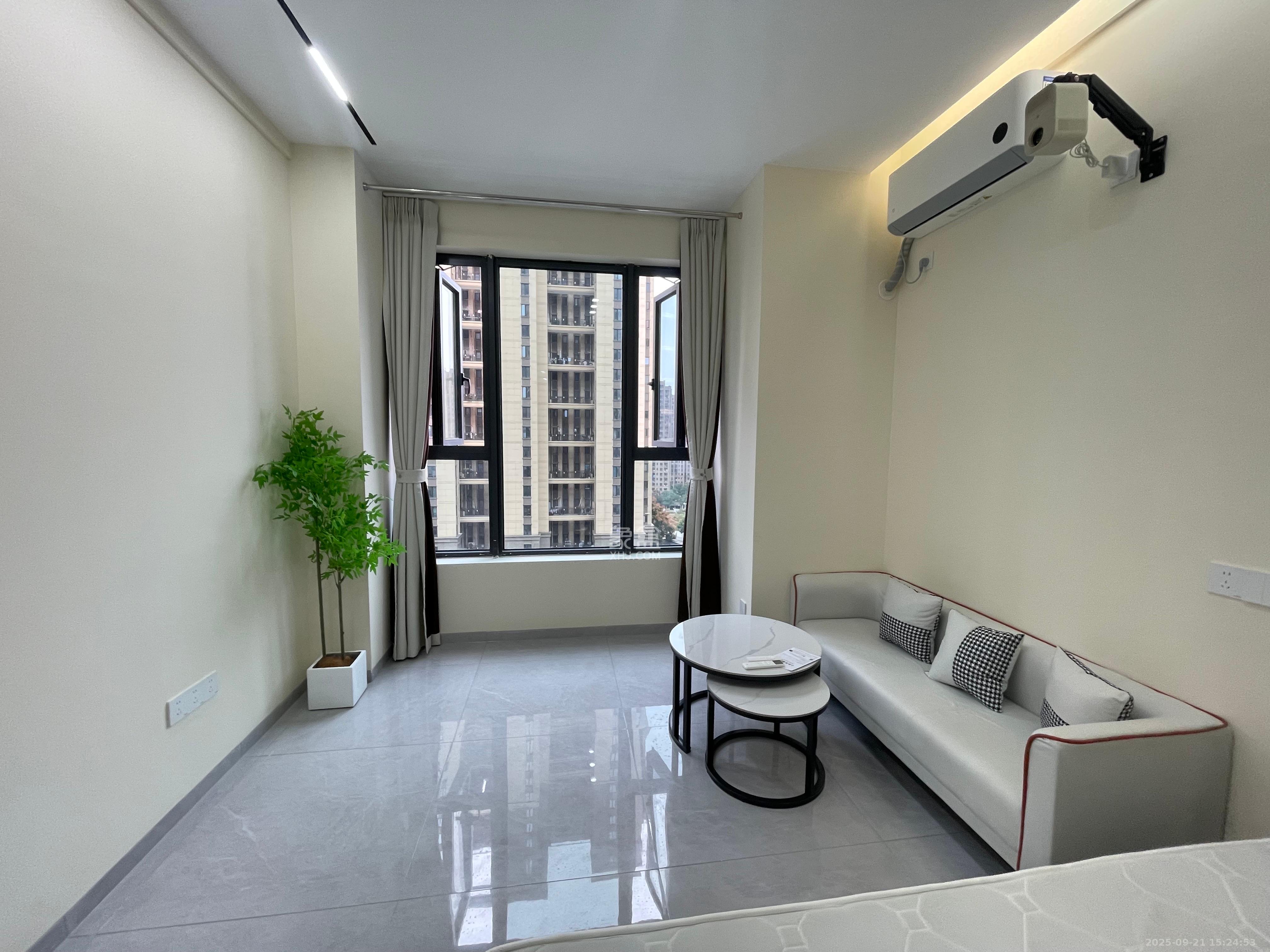 中天星耀荟 1室1厅1卫 1400.0元/月 中天星耀荟 1室1厅1卫 1400.0元/月室内图