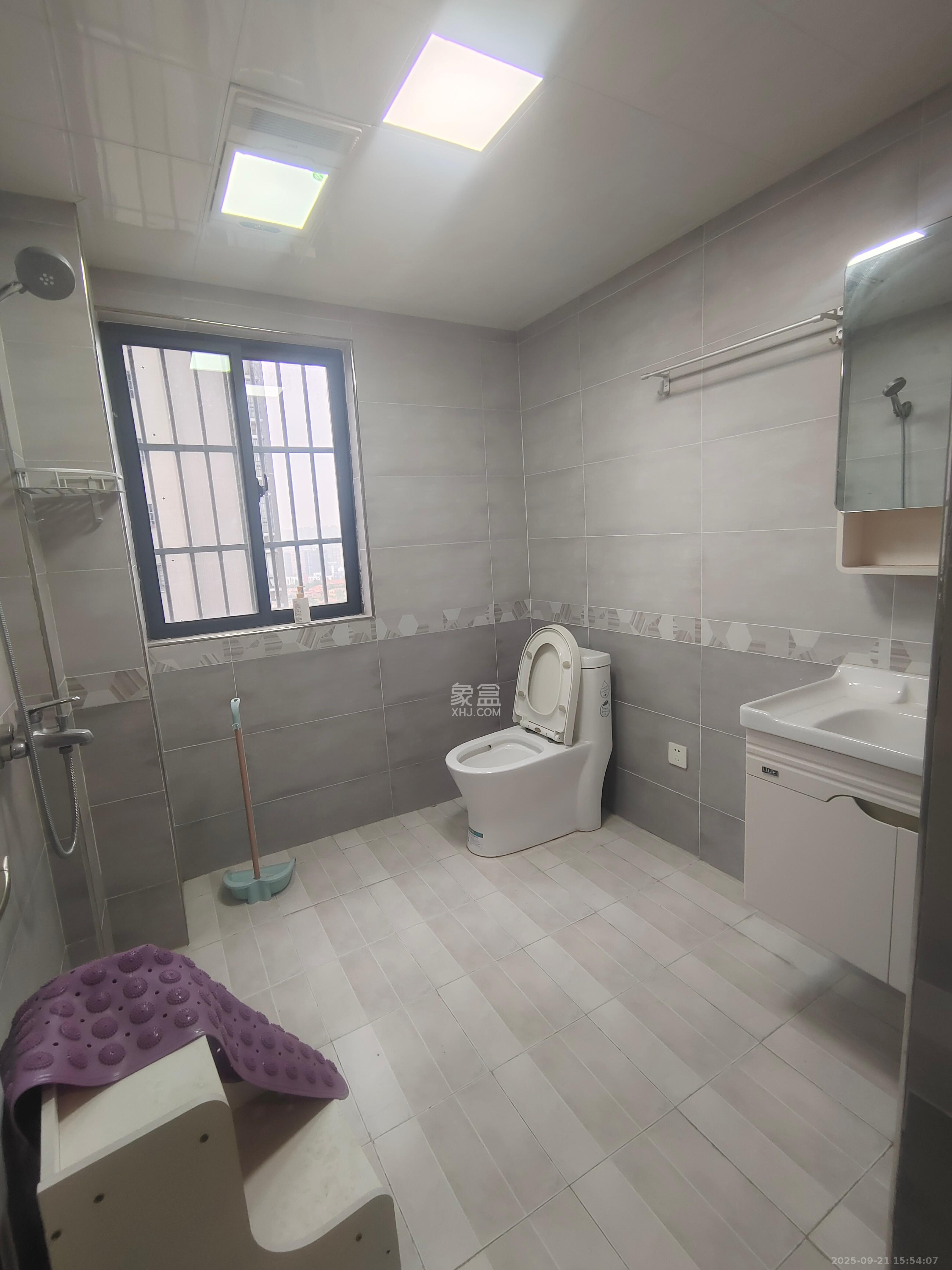 丰源国际  1室0厅0卫    2100.0元/月室内图